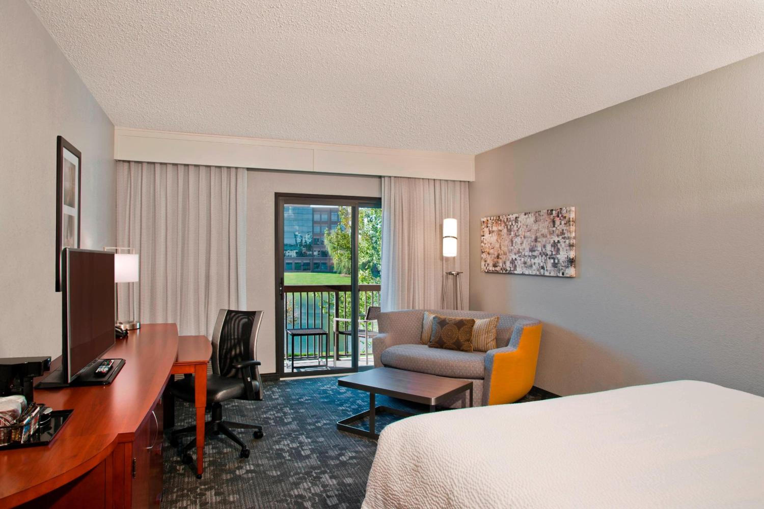 King Room with Balcony - Hearing Accessible