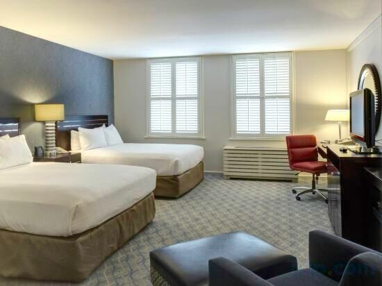 Deluxe Two Queen Room