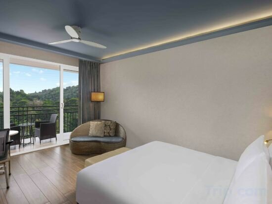 Deluxe Room With Lake View