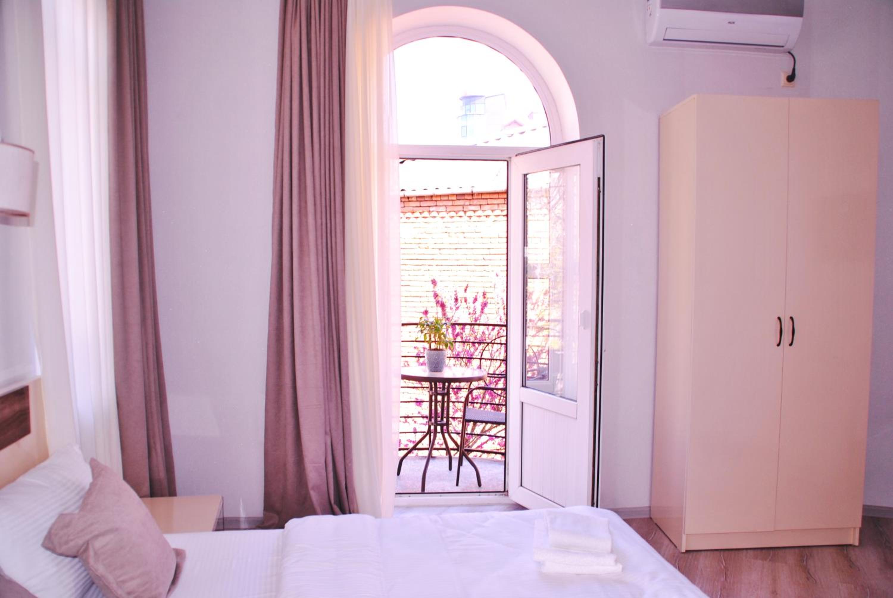 King Room With Balcony