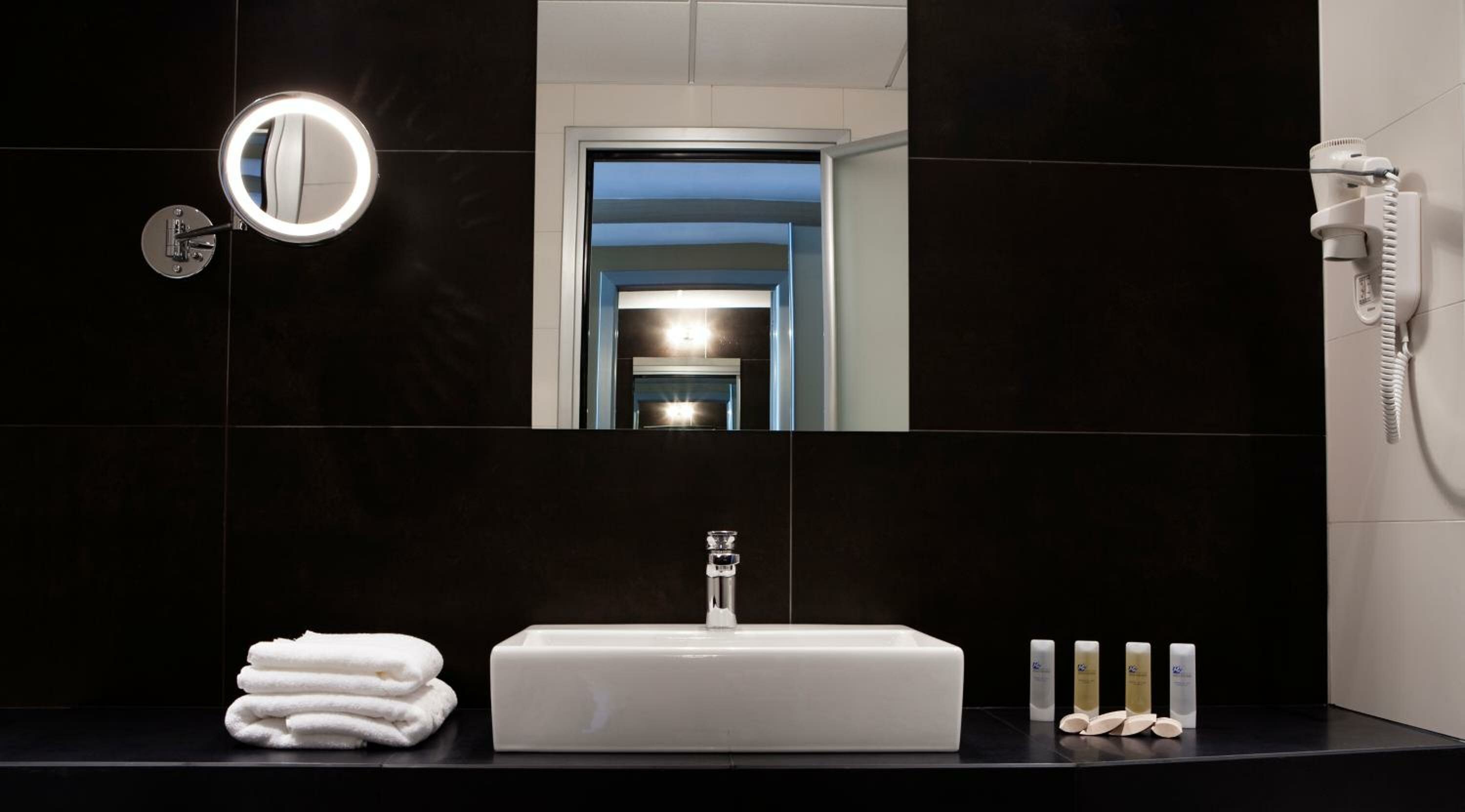 Special Offer - Family Room with New Year's Package 