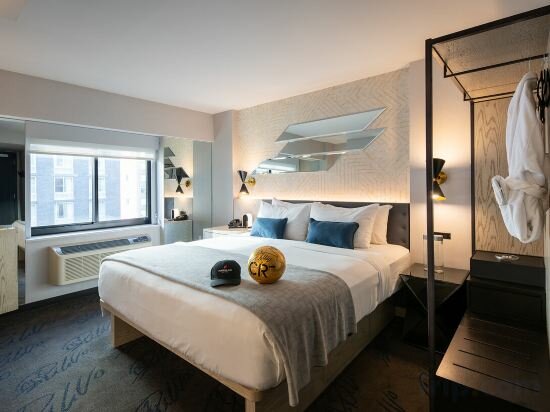 Deluxe Room With King Bed