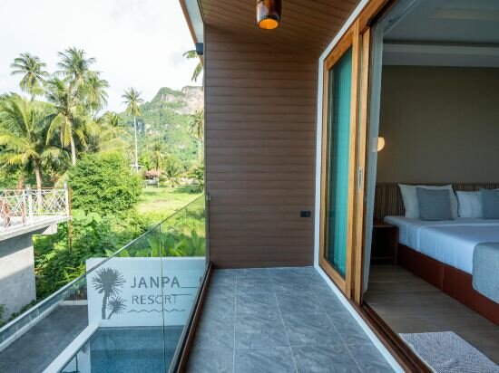 Deluxe Double Room With Pool View