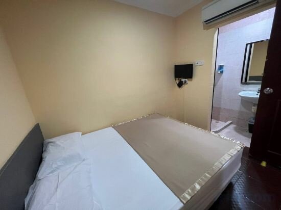 Deluxe Double Room (Has Window)