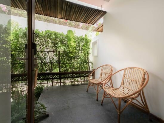 Bungalow Garden View