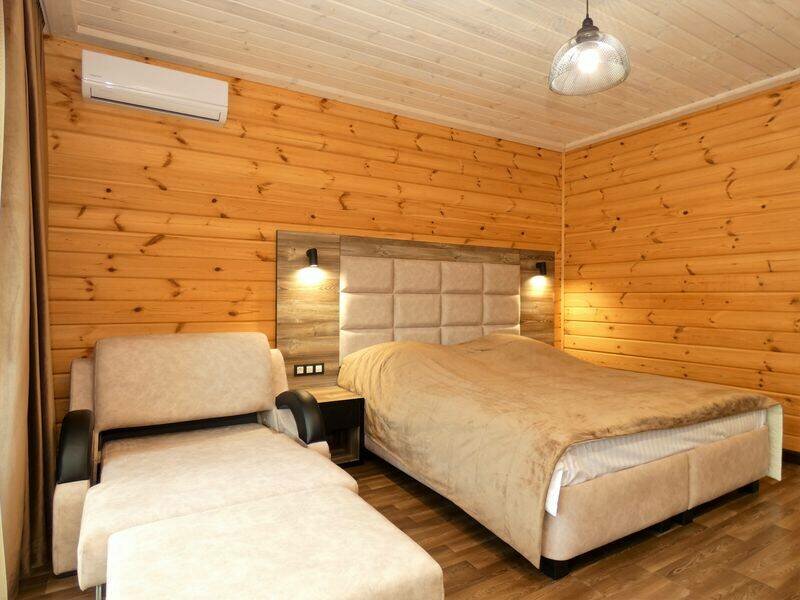 Трехместный номер «Комфорт» с душем