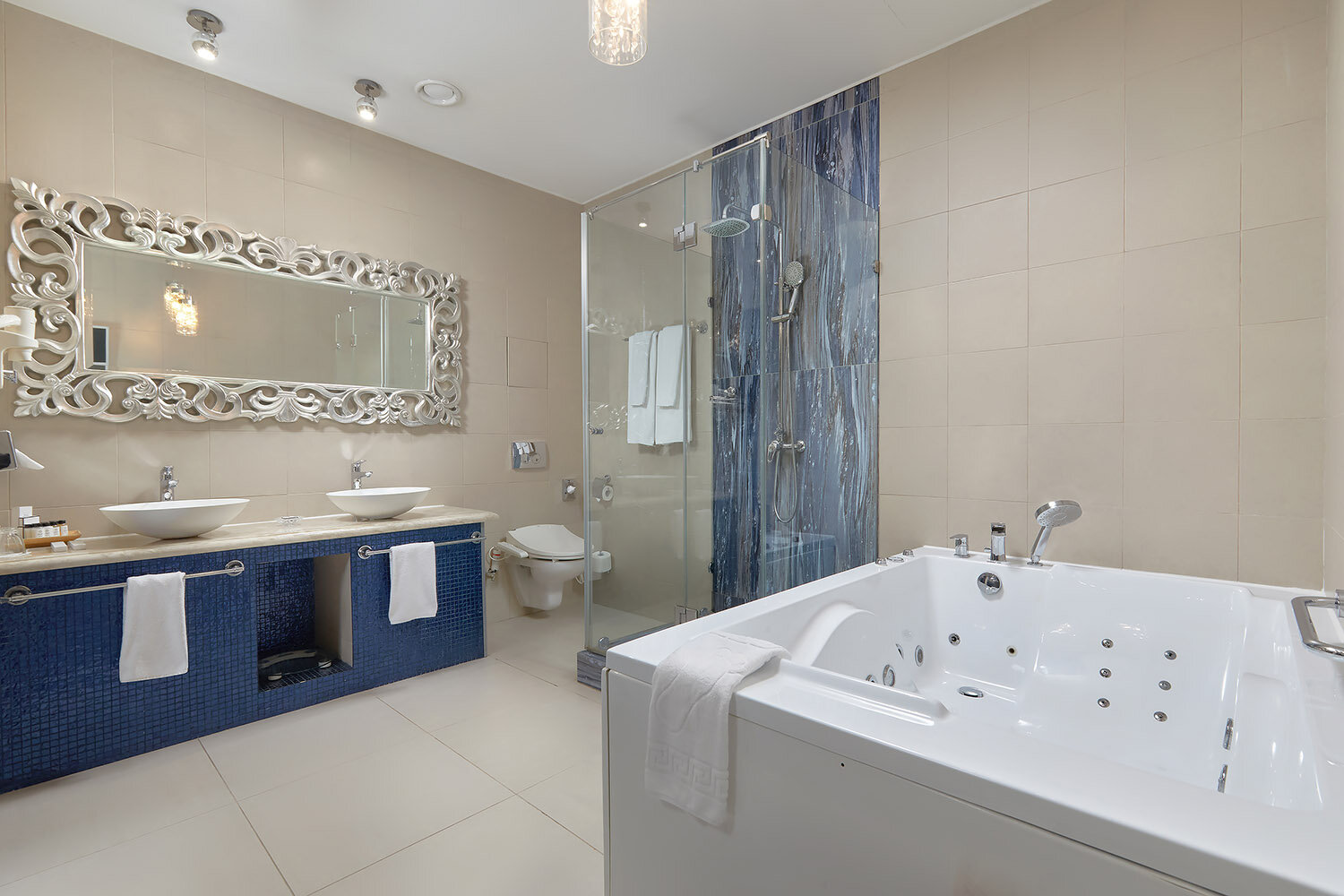 Джуниор сюит "Автор"