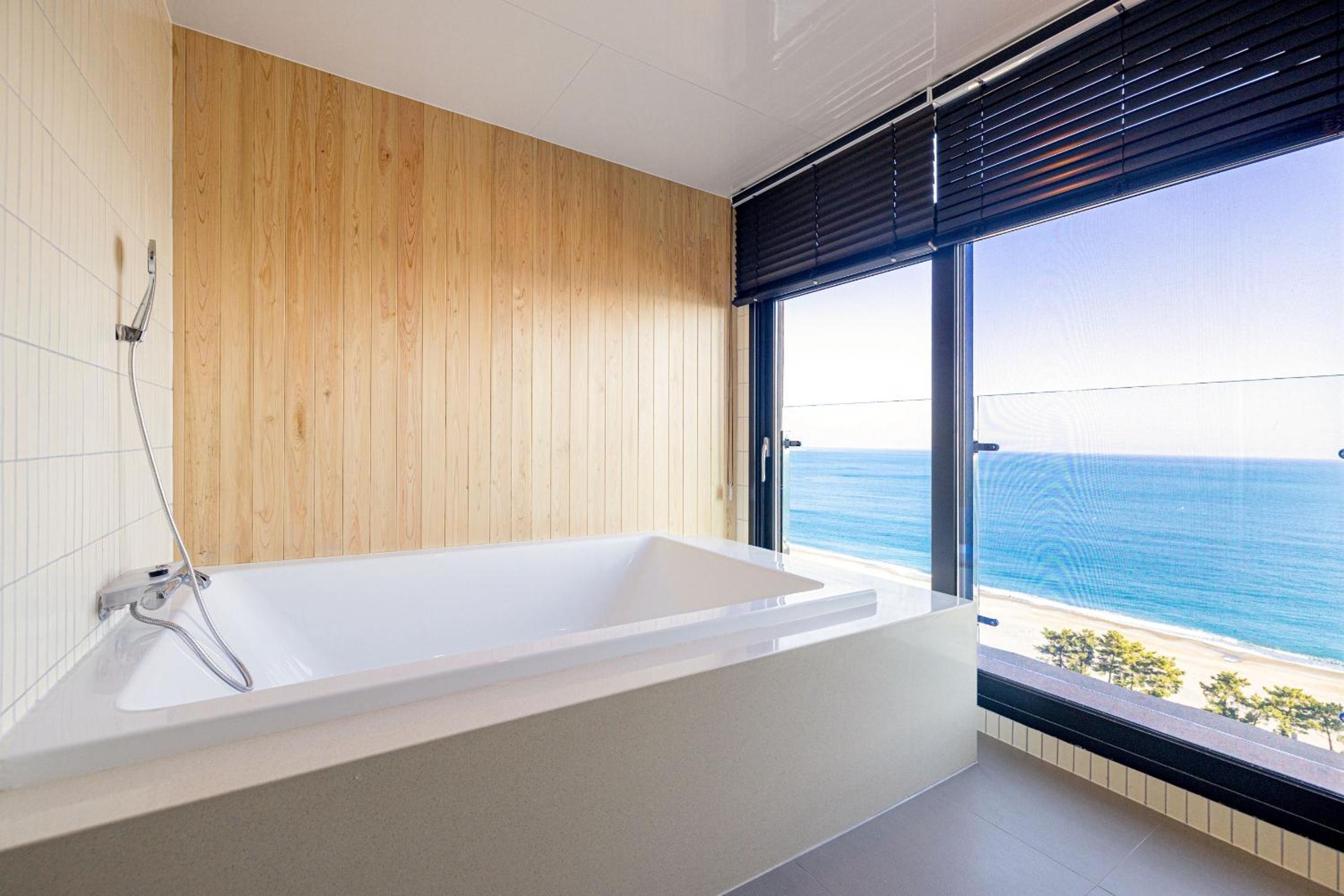 Big Pent Oean Theater