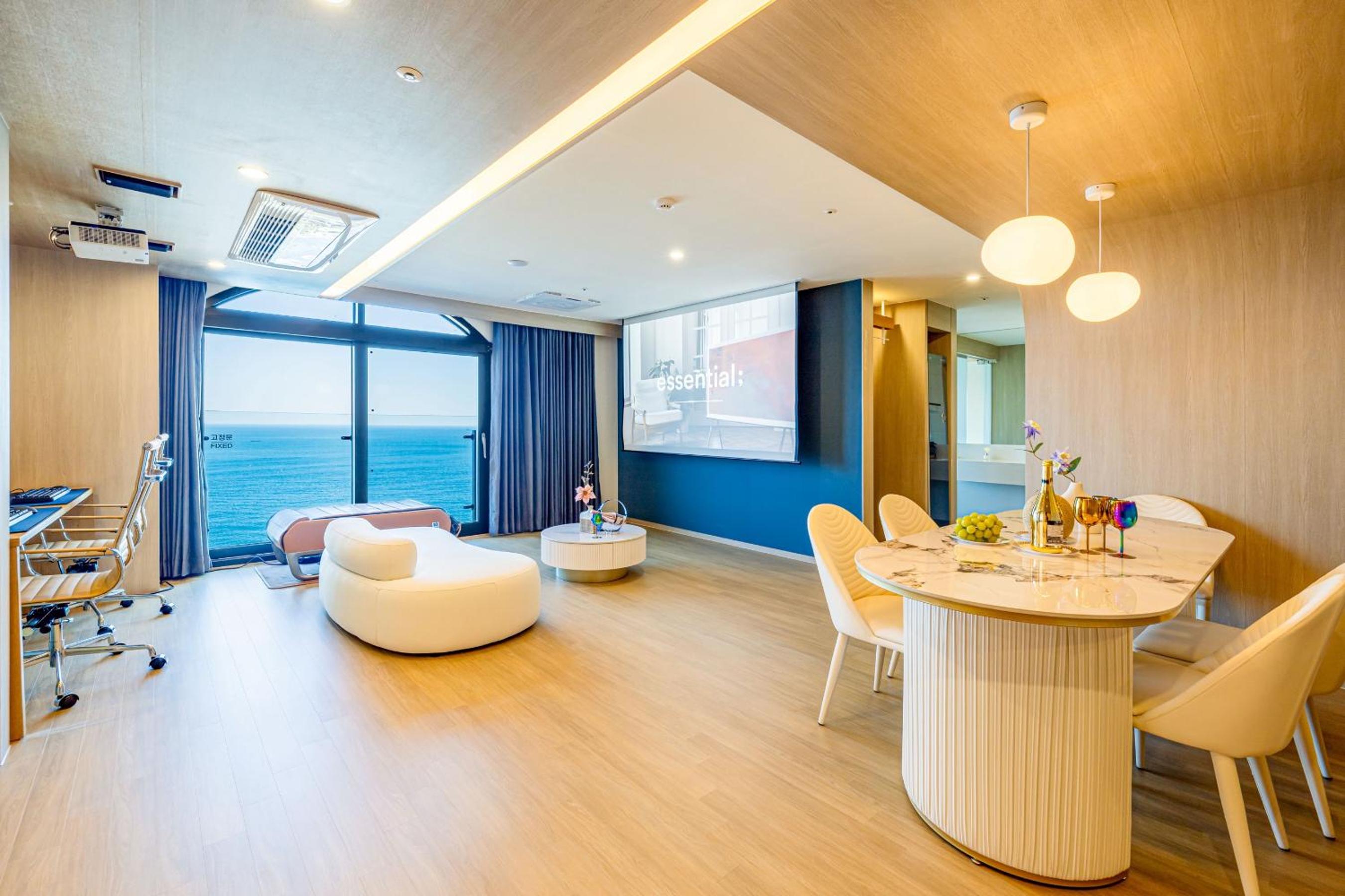 Big Pent Oean Theater