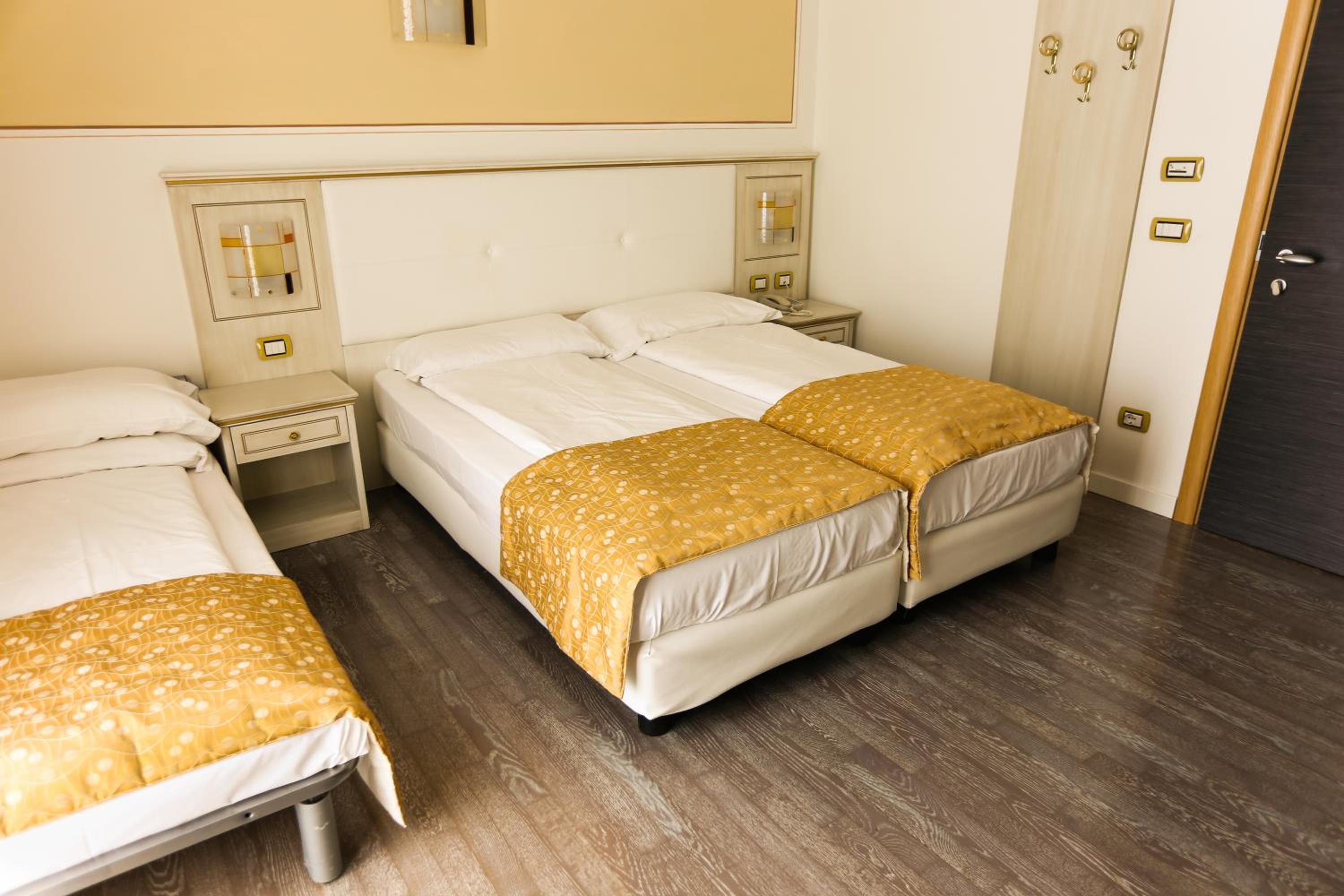 Triple Room with Garden View