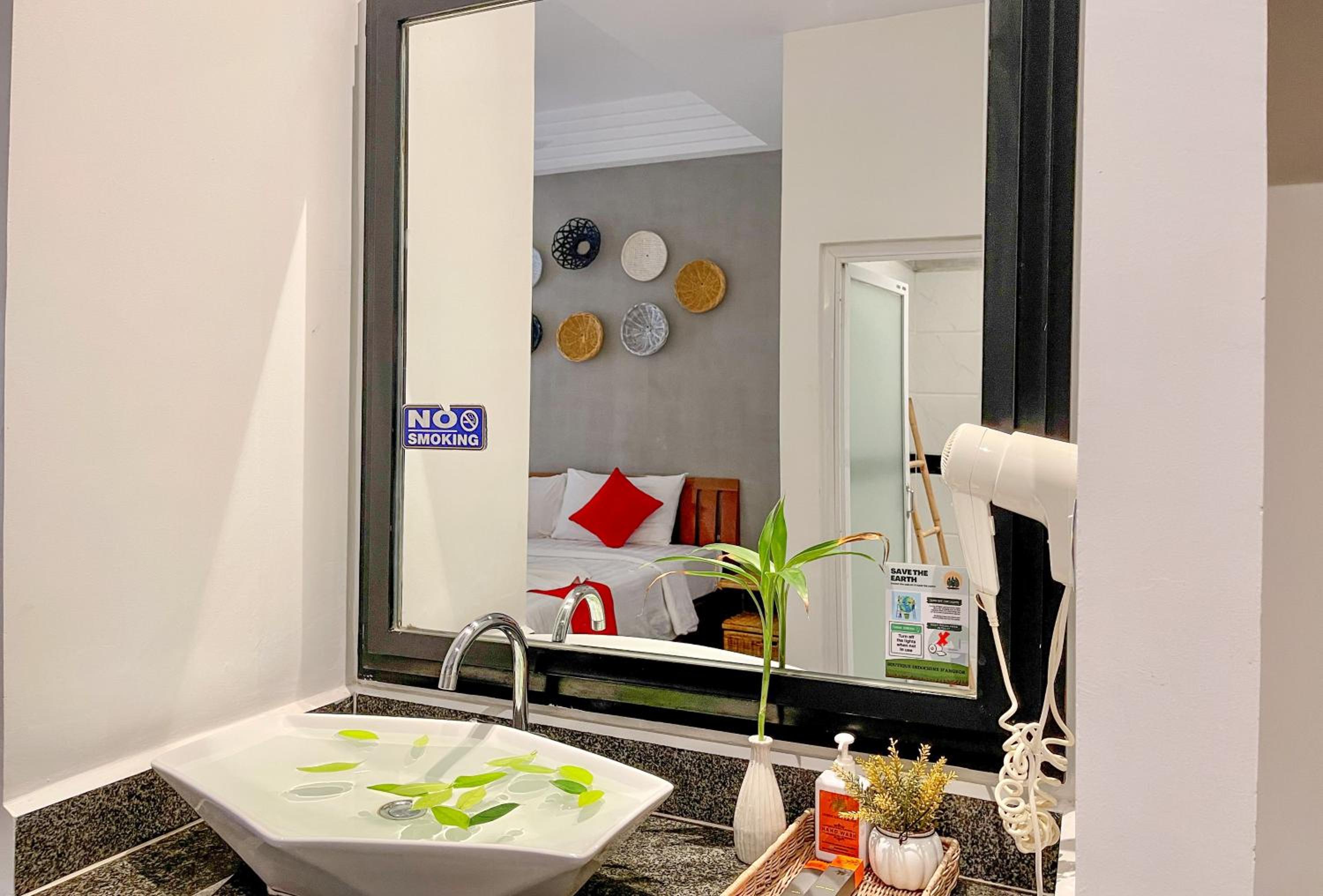 Cabana Double With Balcony - Free Pick Up