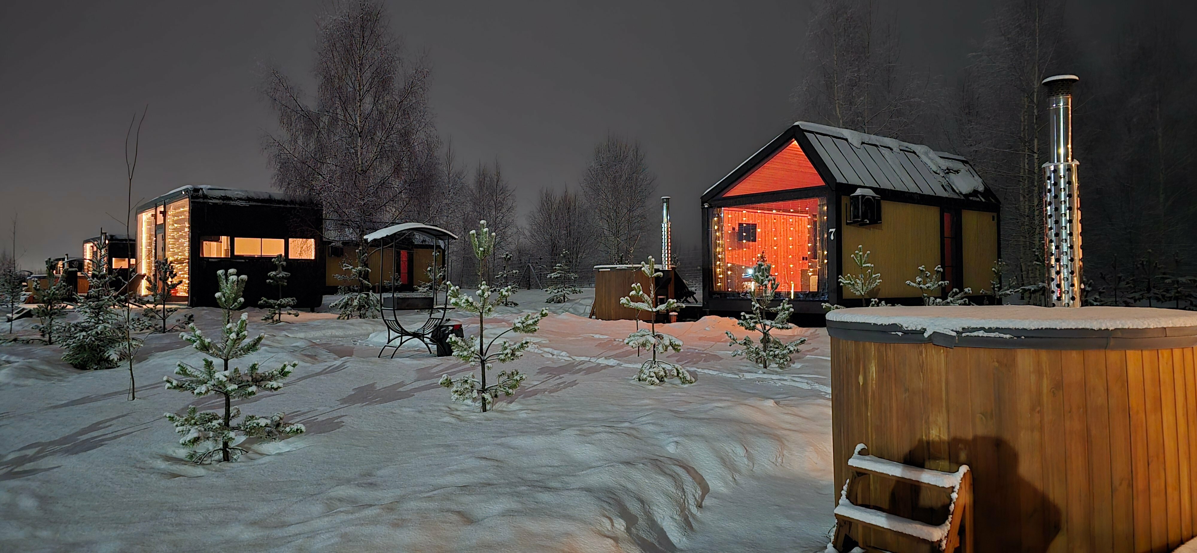 Фридом Барн с диваном и купелью