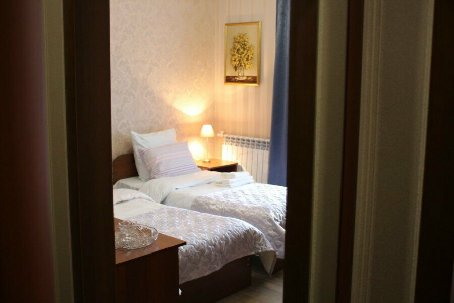 Трехместный номер с балконом