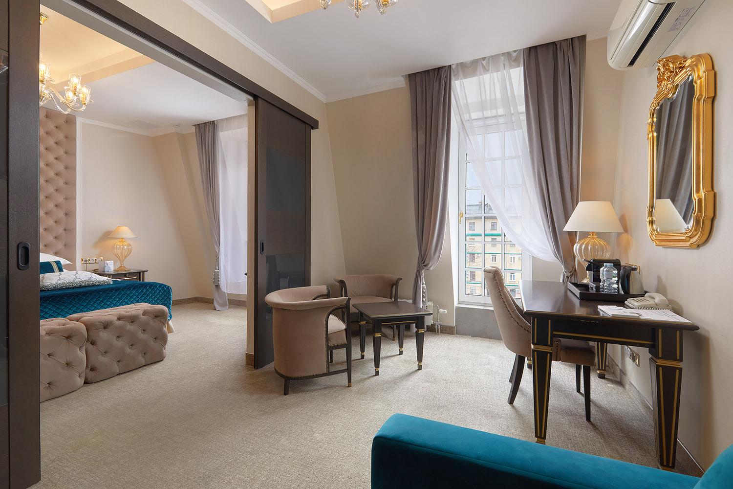 Номер люкс с 1 двуспальной кроватью