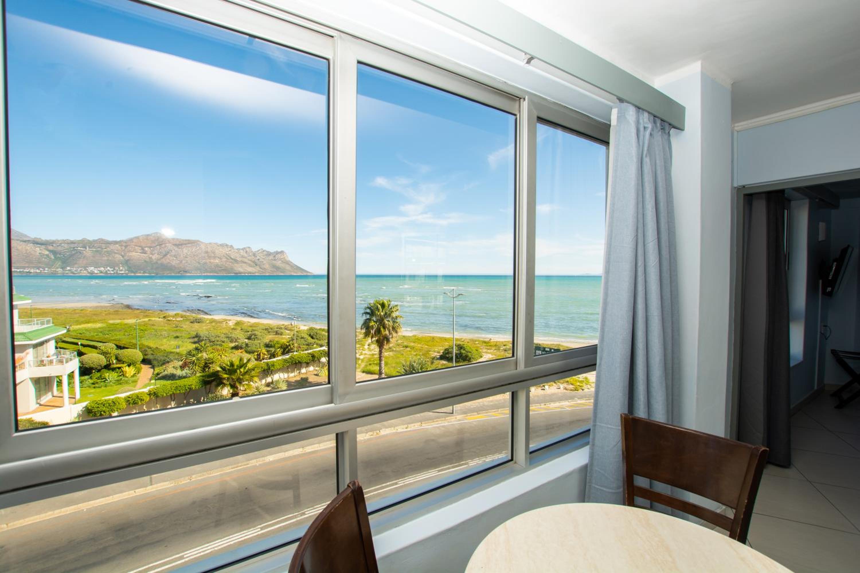 Family Room Sea Facing