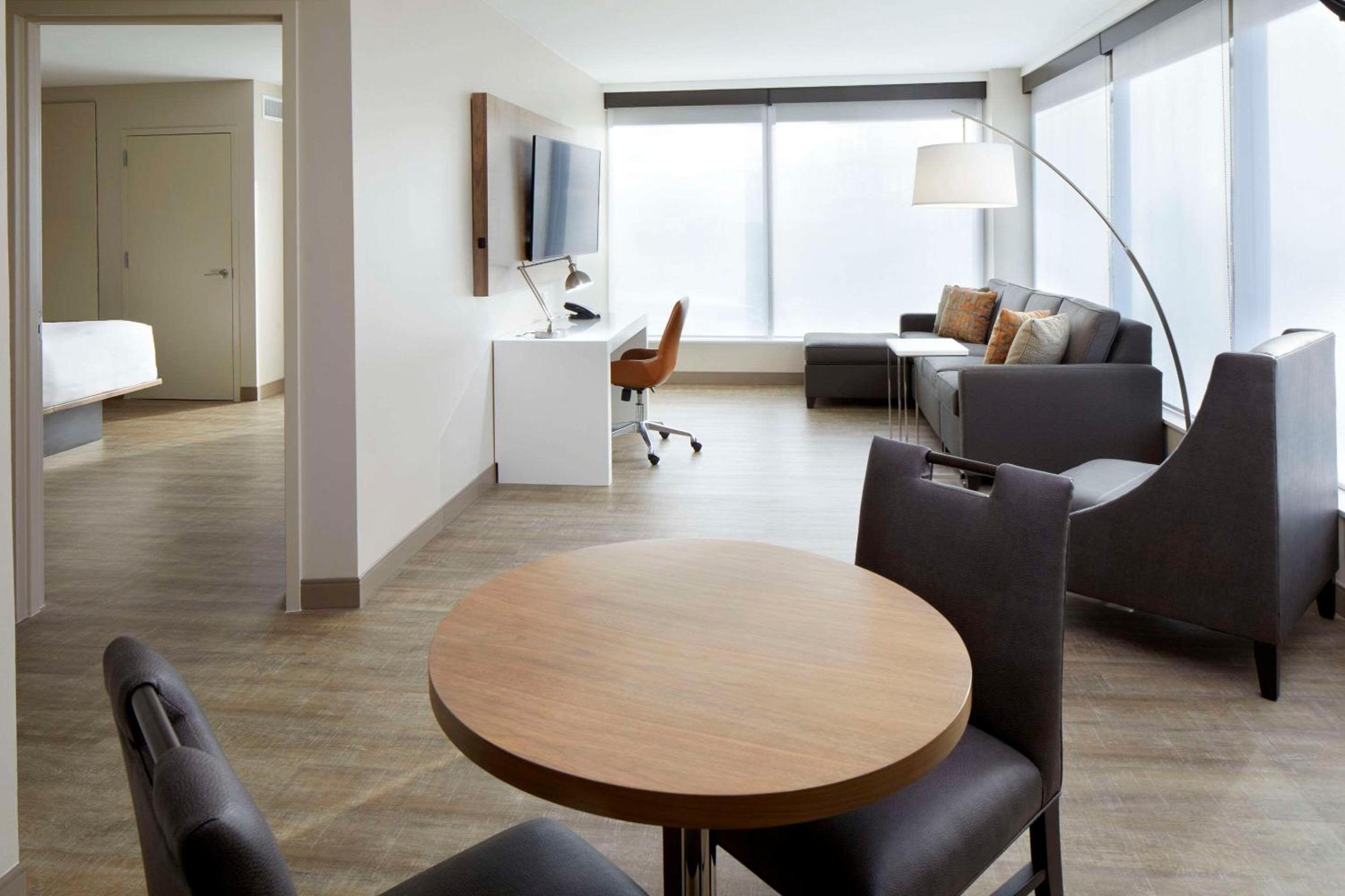 King Suite - Non Smoking