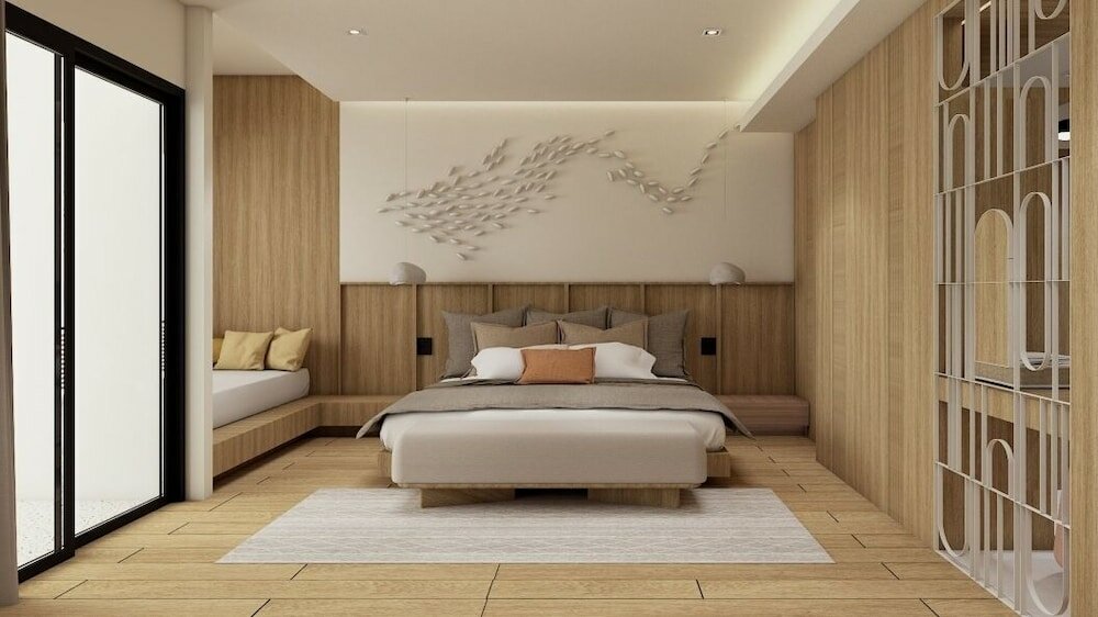 Honeymoon Ocean Front Pool Suite