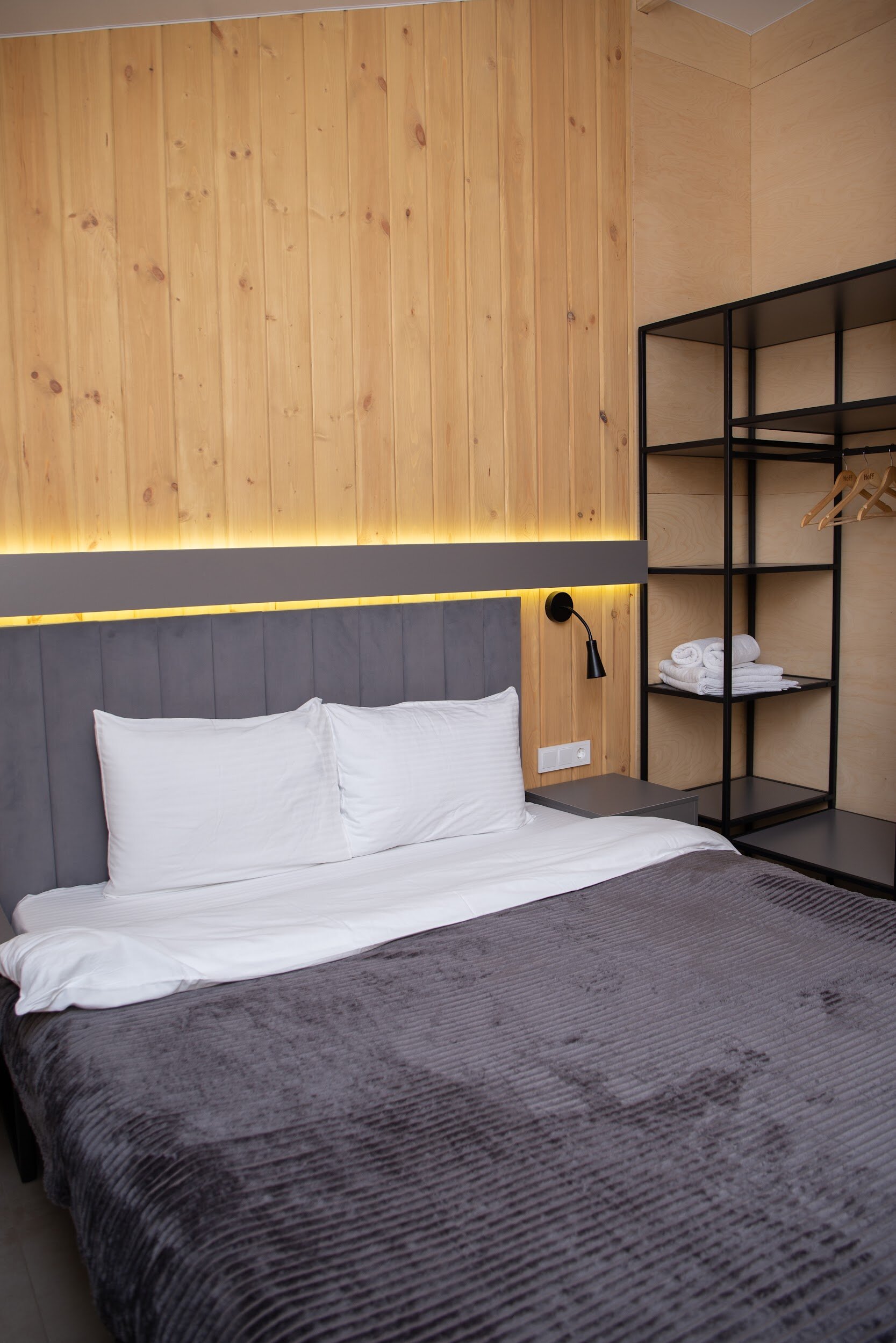 Четырехместный номер с видом на озеро