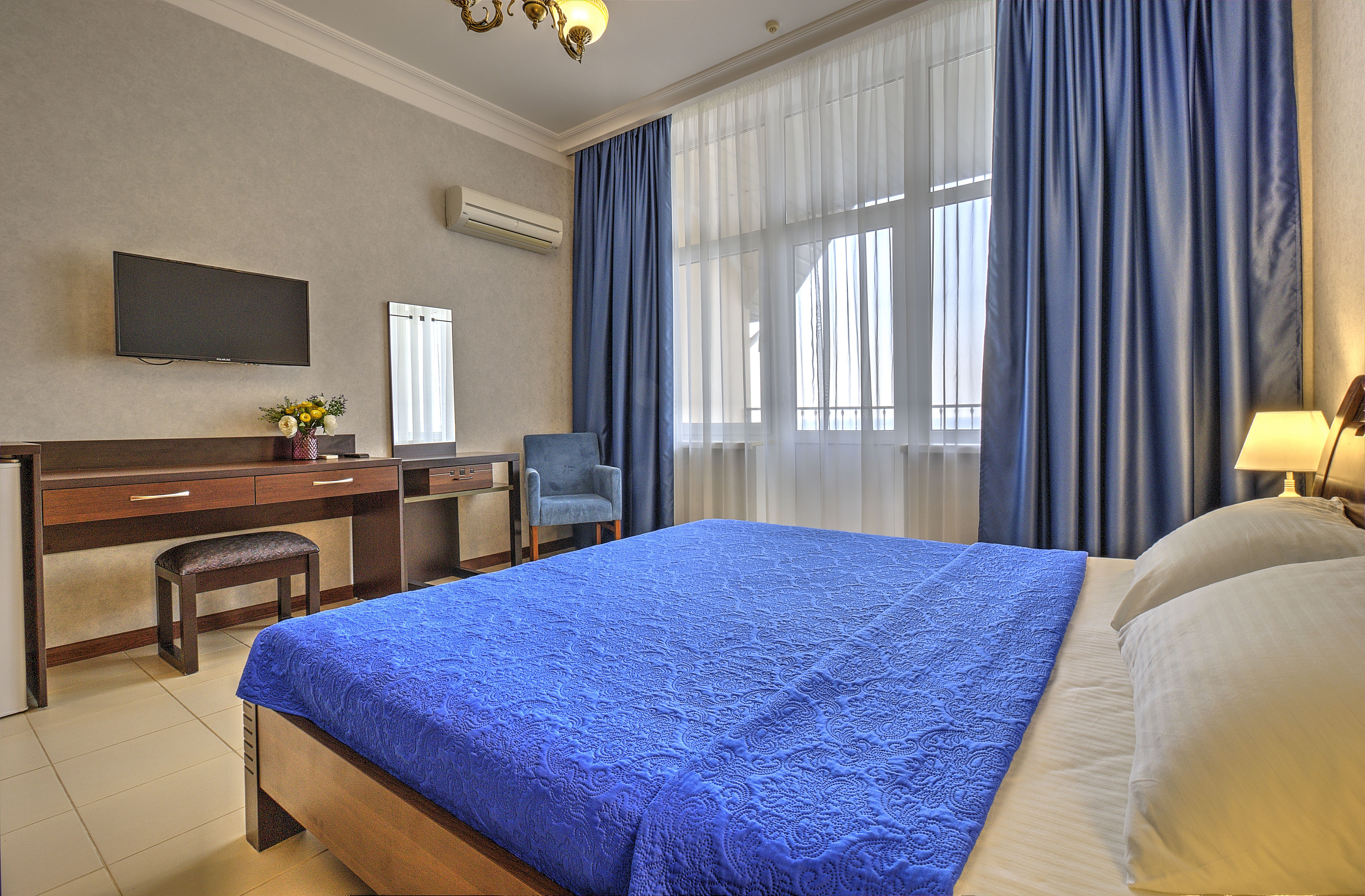 Семейный номер с видом на море