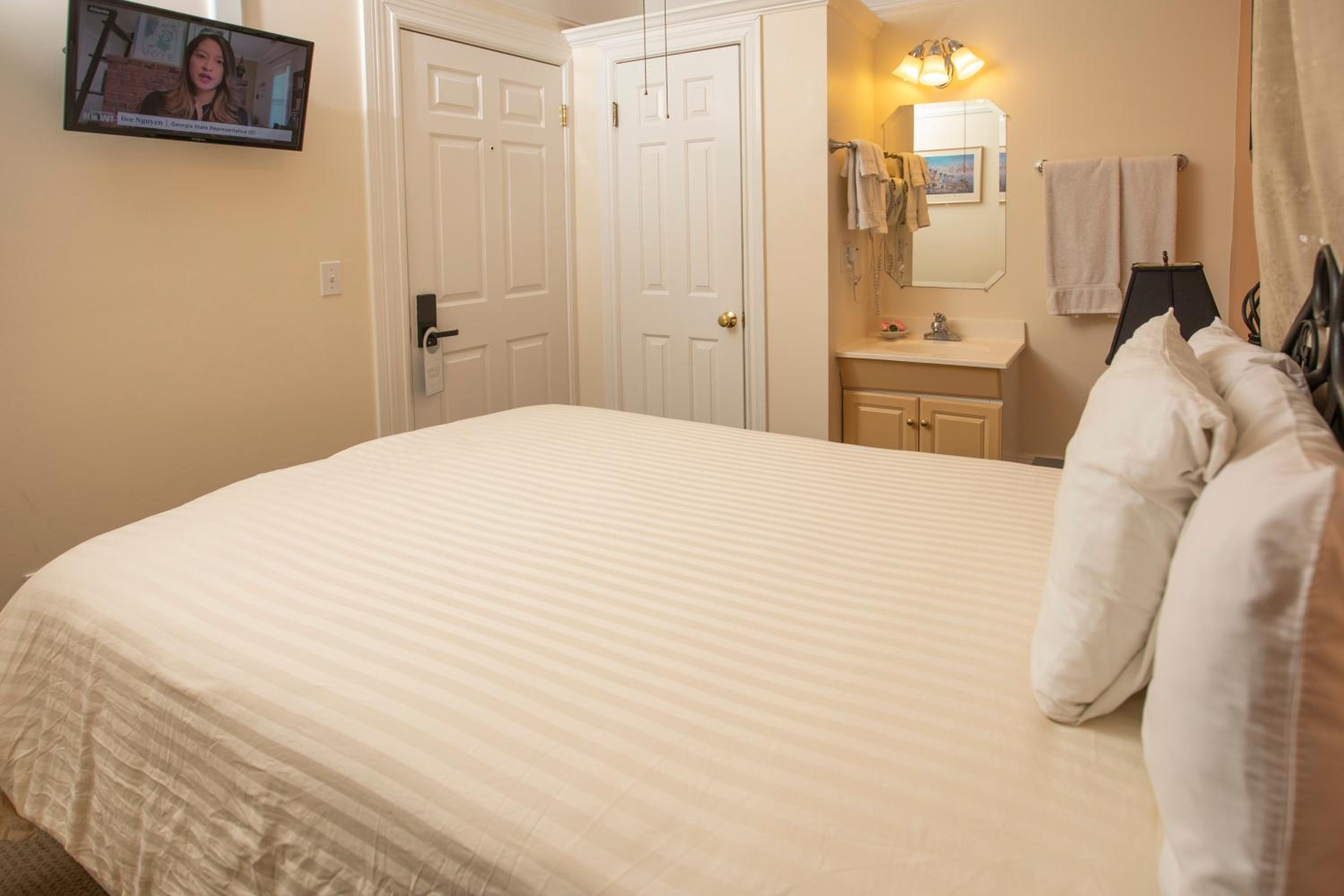 Double Room with Shared Bathroom