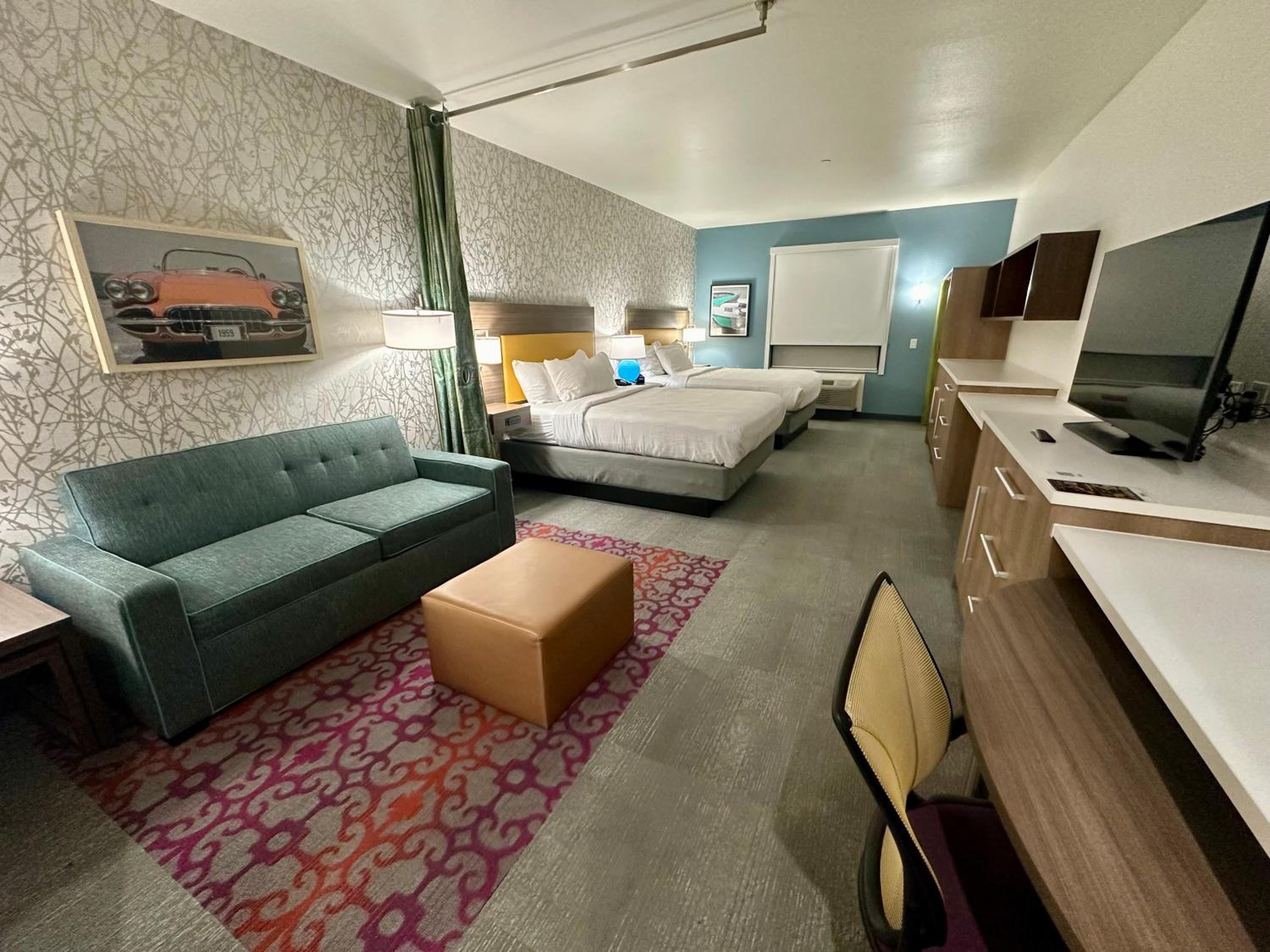 Queen Studio with Two Queen Beds - Non-Smoking