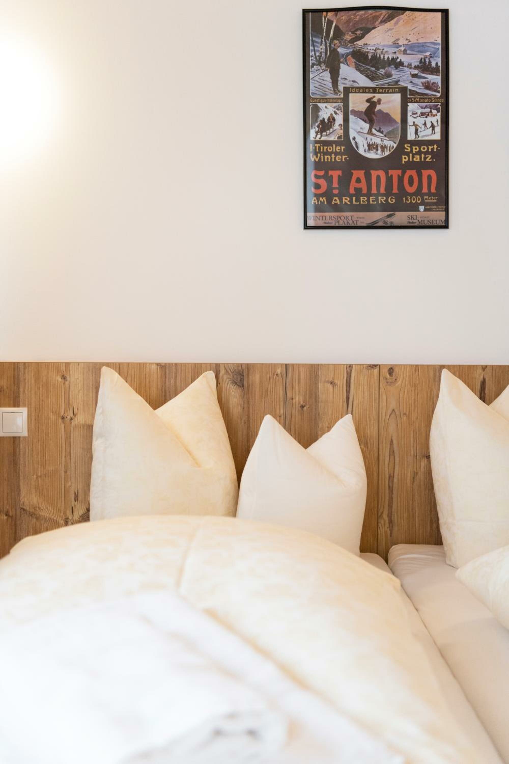 Family Room (3 Adults)