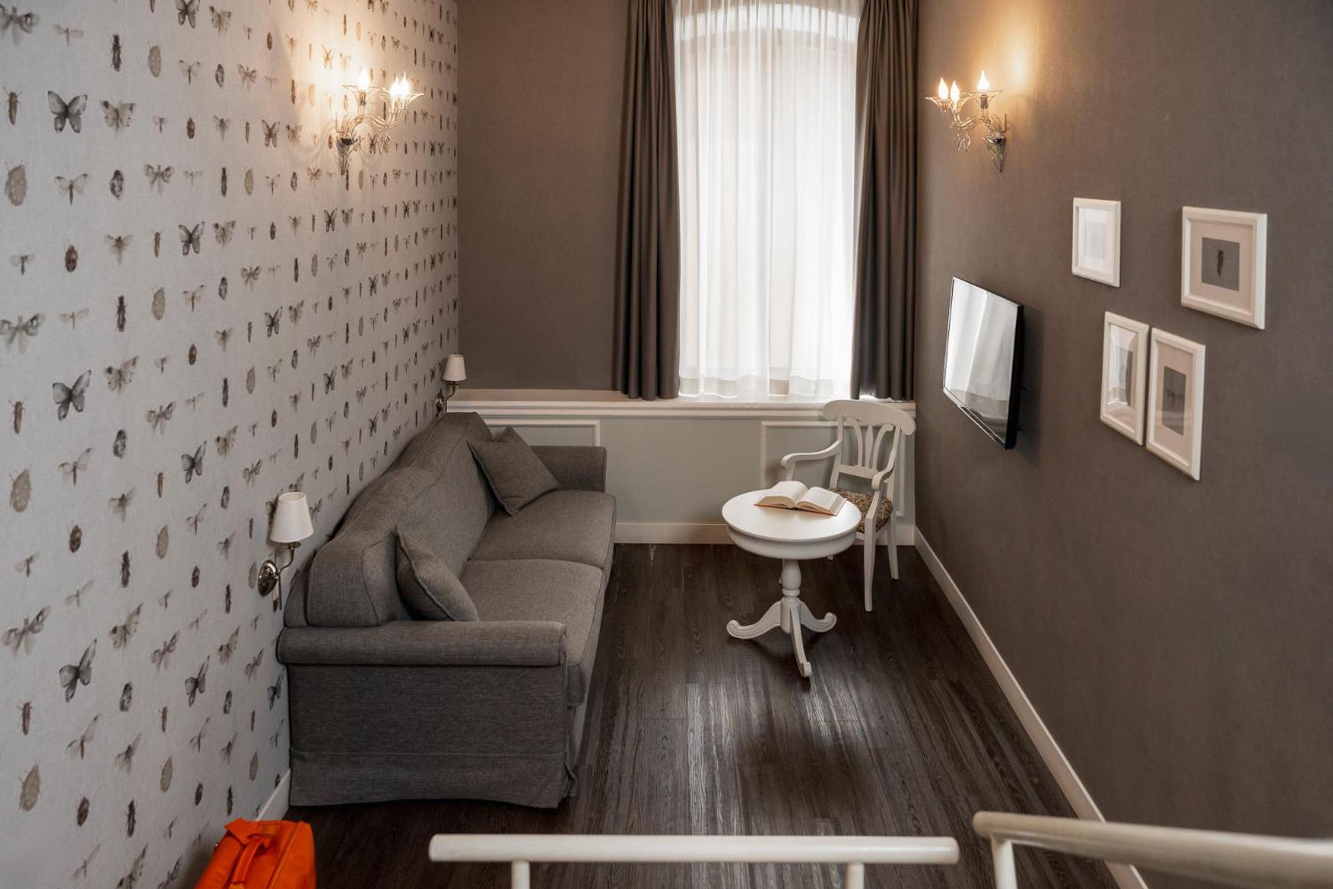 Loft - Split Level (2 Adults)