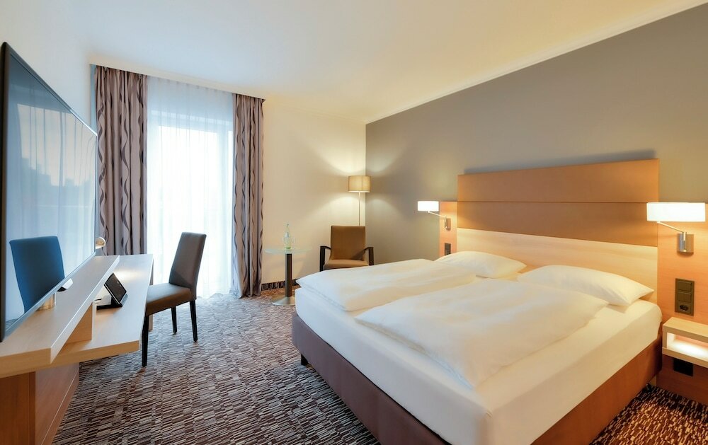 Standard Room, 1 Queen Bed