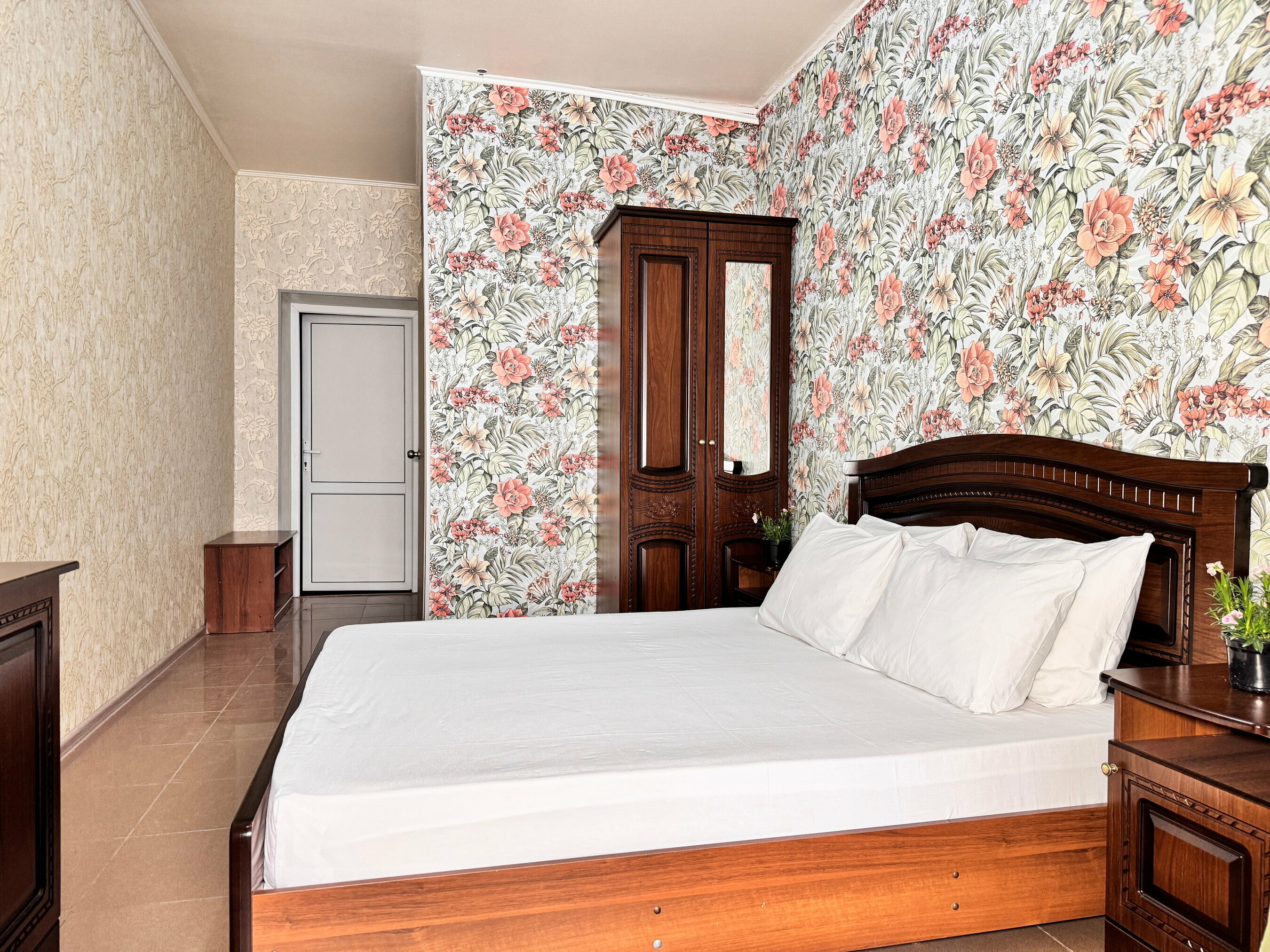 Двухместный номер с 1 кроватью и видом на бассейн