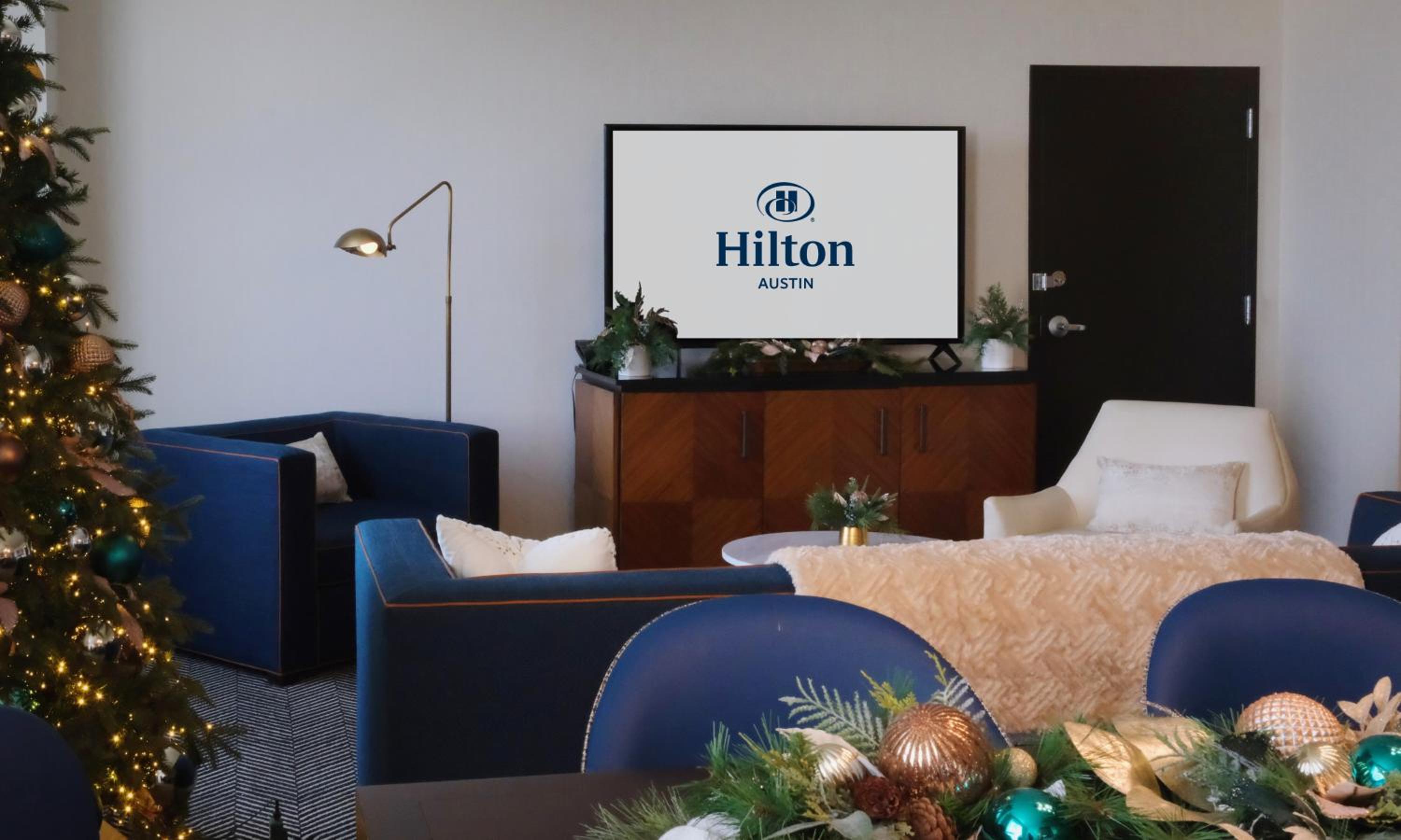 One-Bedroom Holiday-Themed Suite with Sofa Bed
