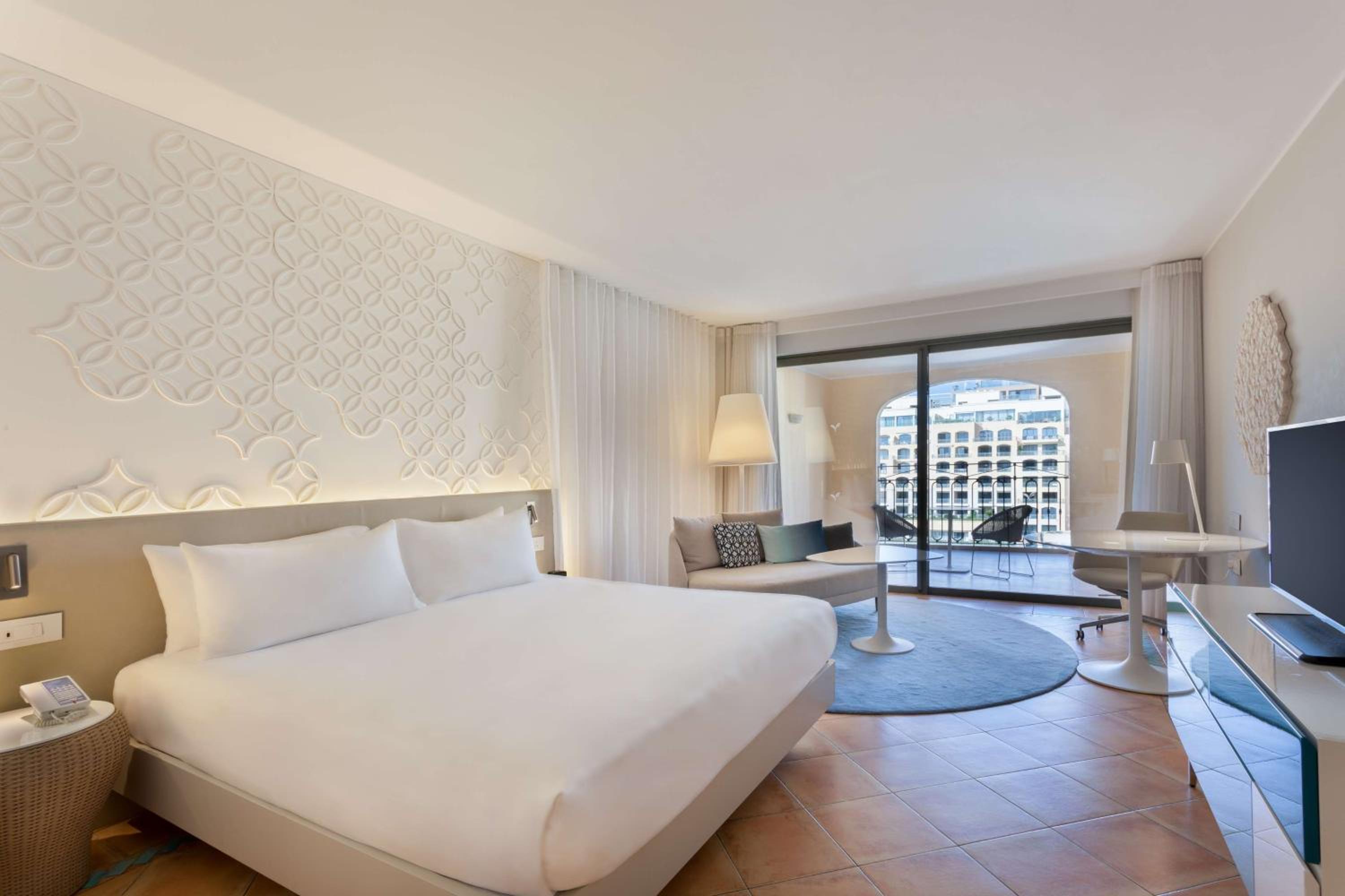 Deluxe King Room with Marina View