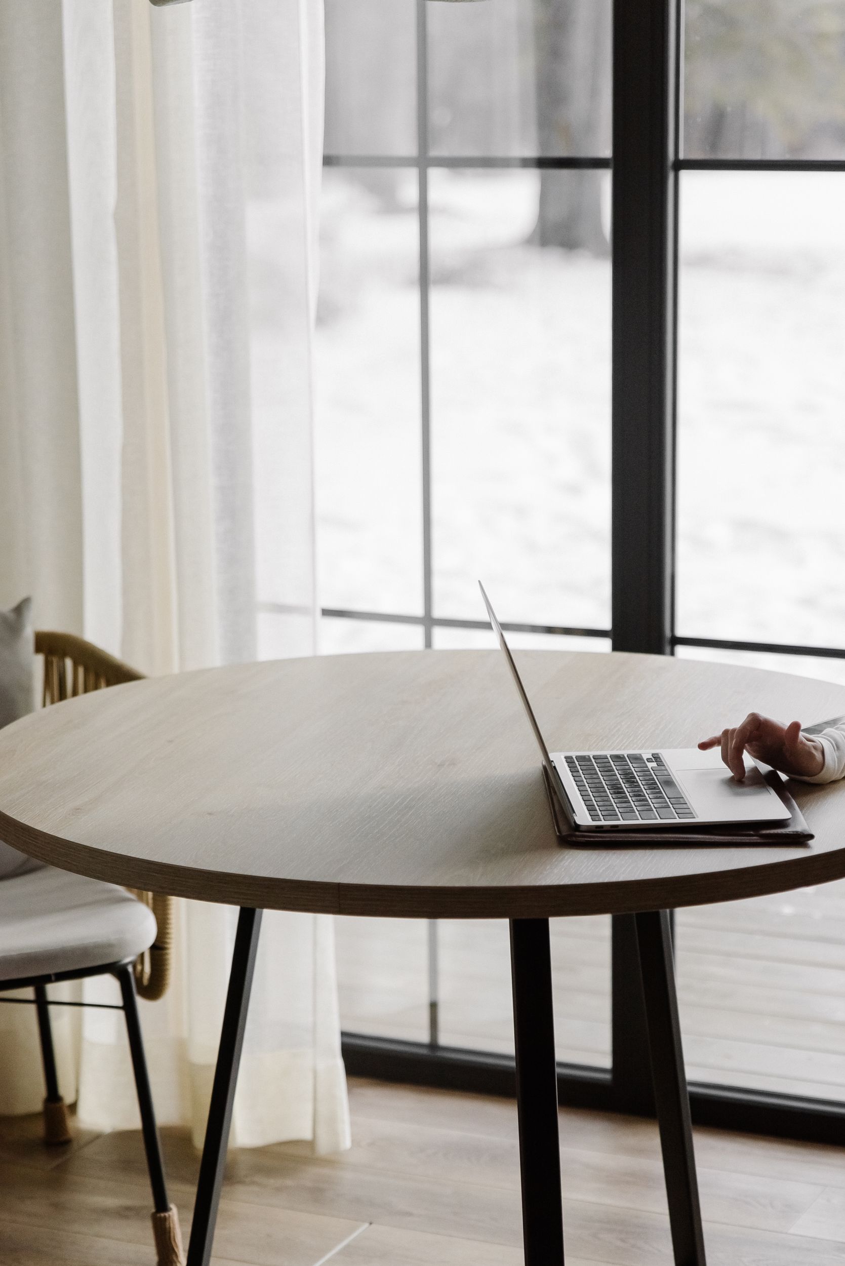 Дом у ручья