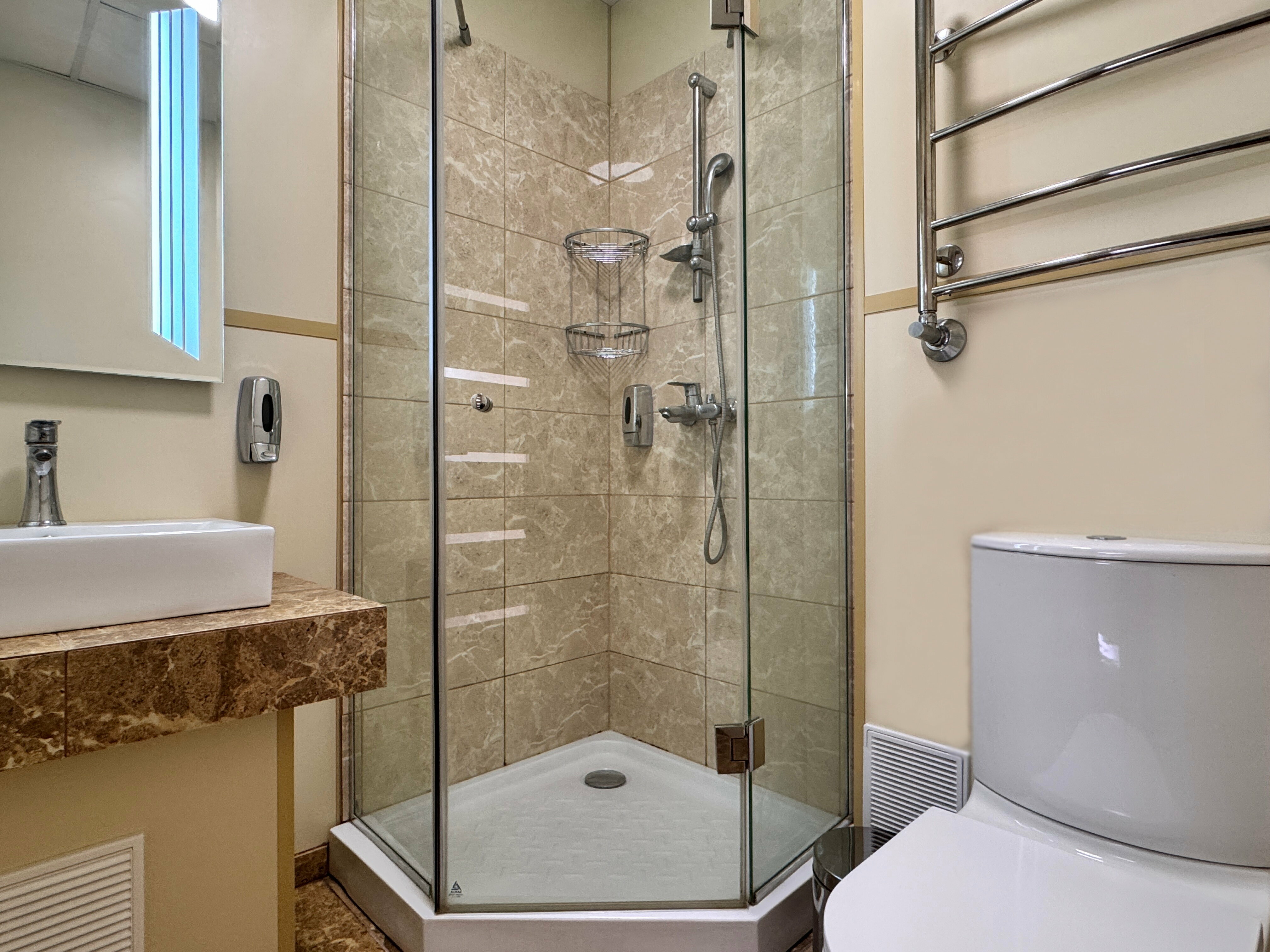 6-ти местный номер Коннект с общей террасой (Этаж под ключ)