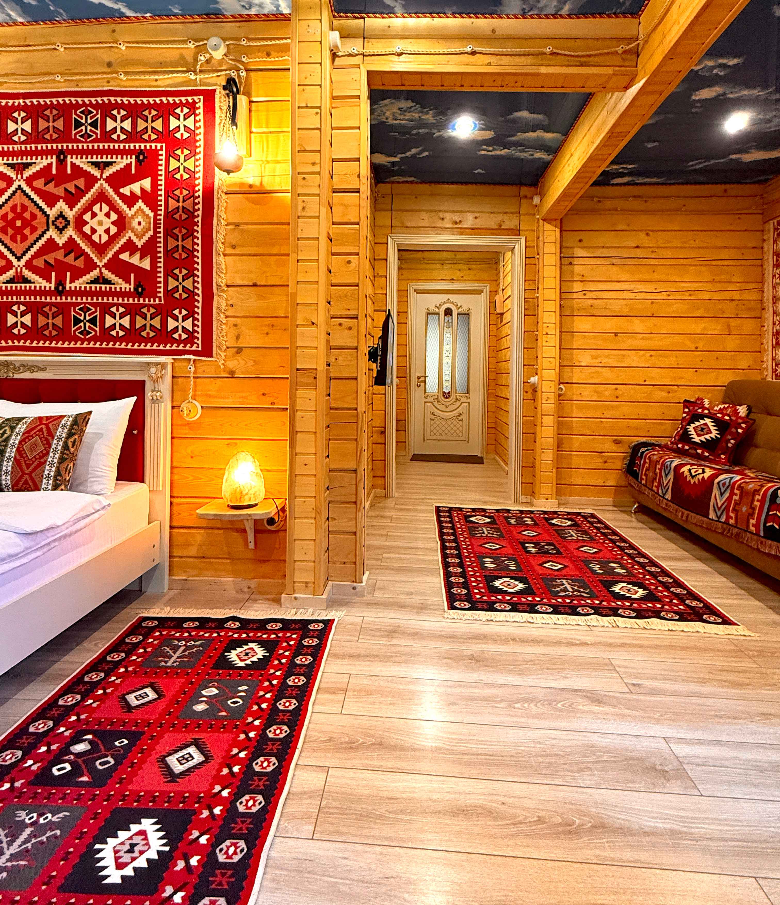 Двухместный комфорт с общей террасой и видом на горы | 2 этаж