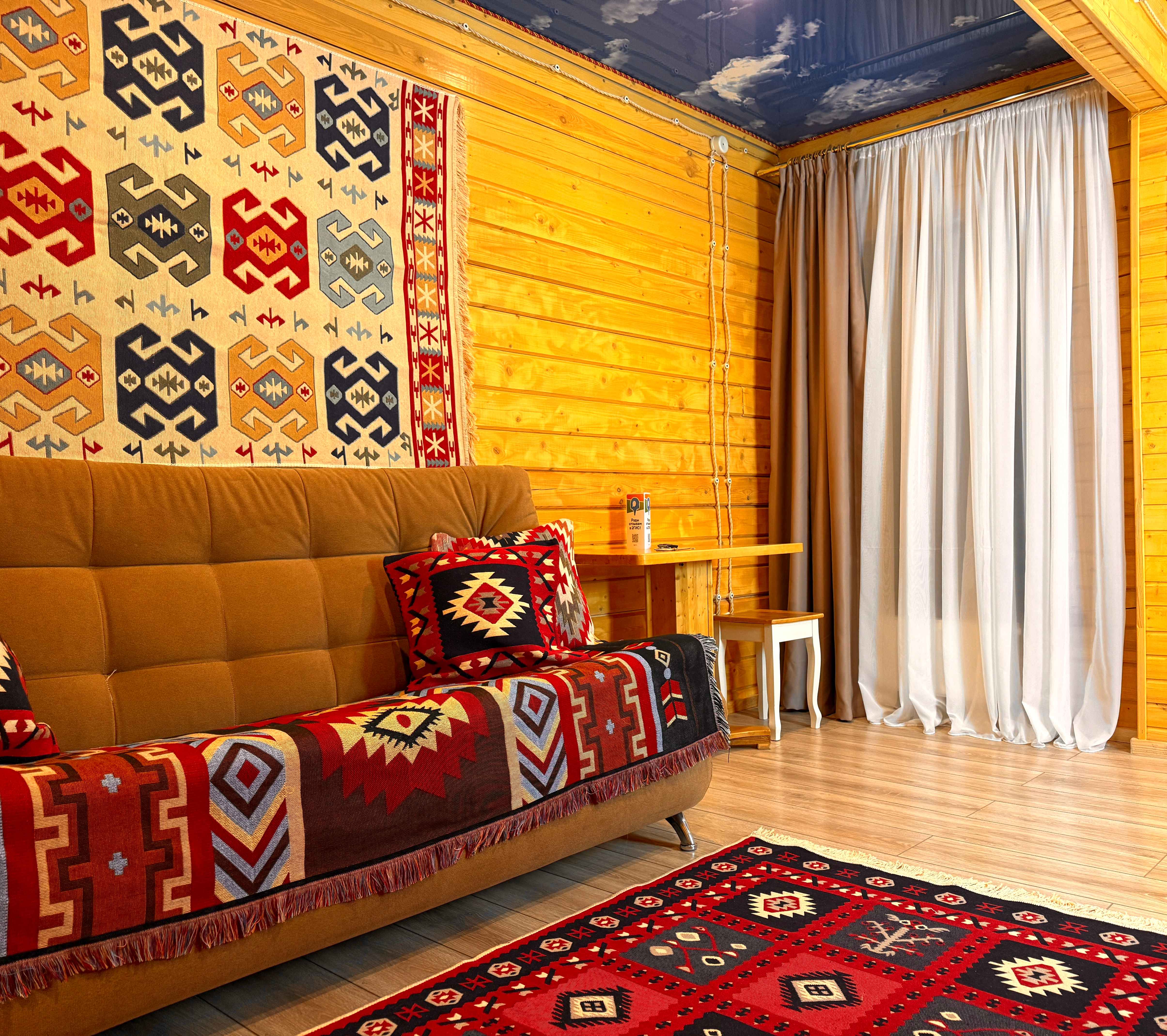 Двухместный комфорт с общей террасой и видом на горы | 2 этаж