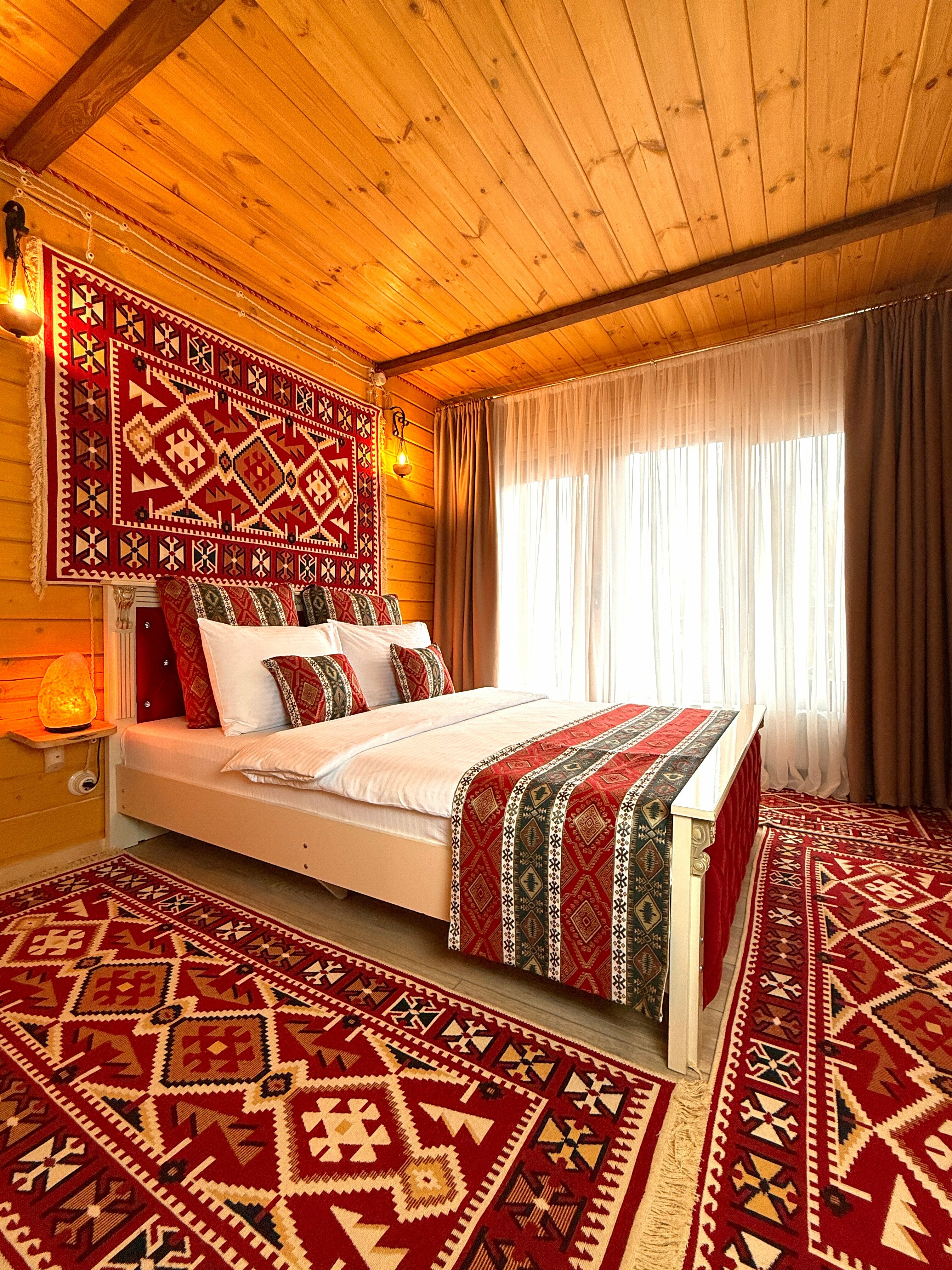 Двухместный стандарт с общей террасой и видом на горы | 2 этаж