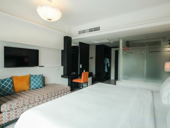 Deluxe Room With Pool Access