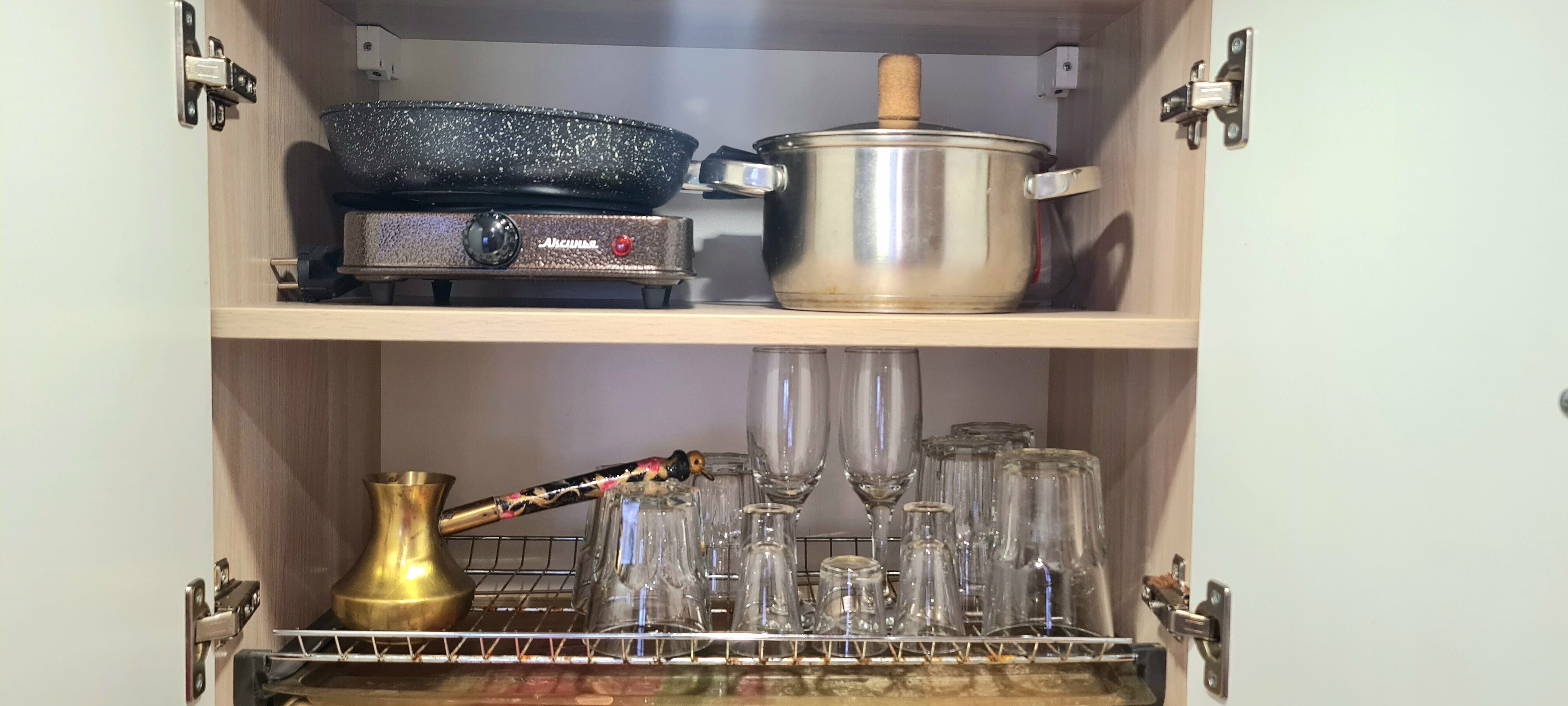 Superior "Красный"   с балконом с двуспальной кроватью, креслом и мини-кухней