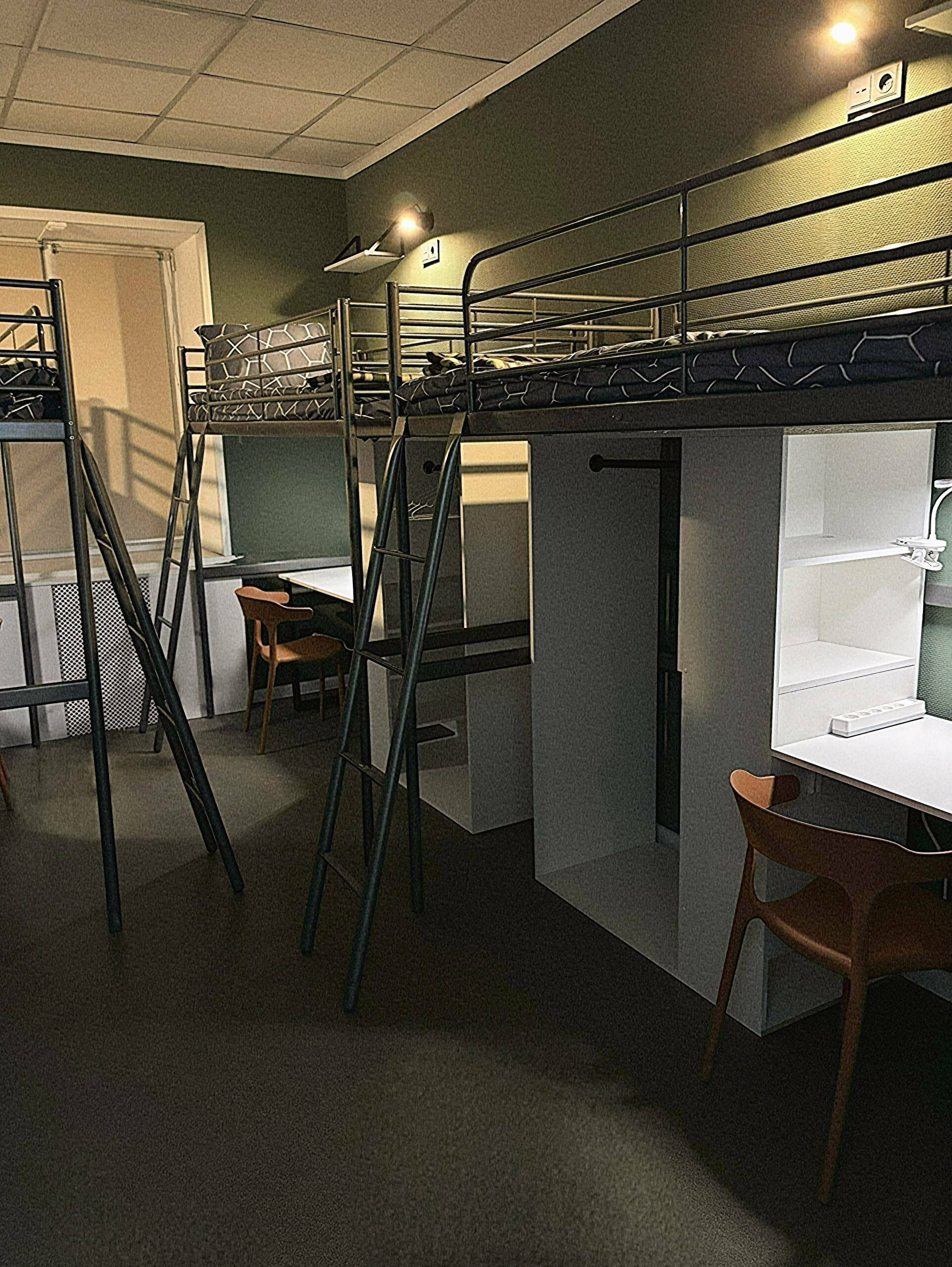 Спальное место на верхнем ярусе в 3-х местном номере ОФИСЫ