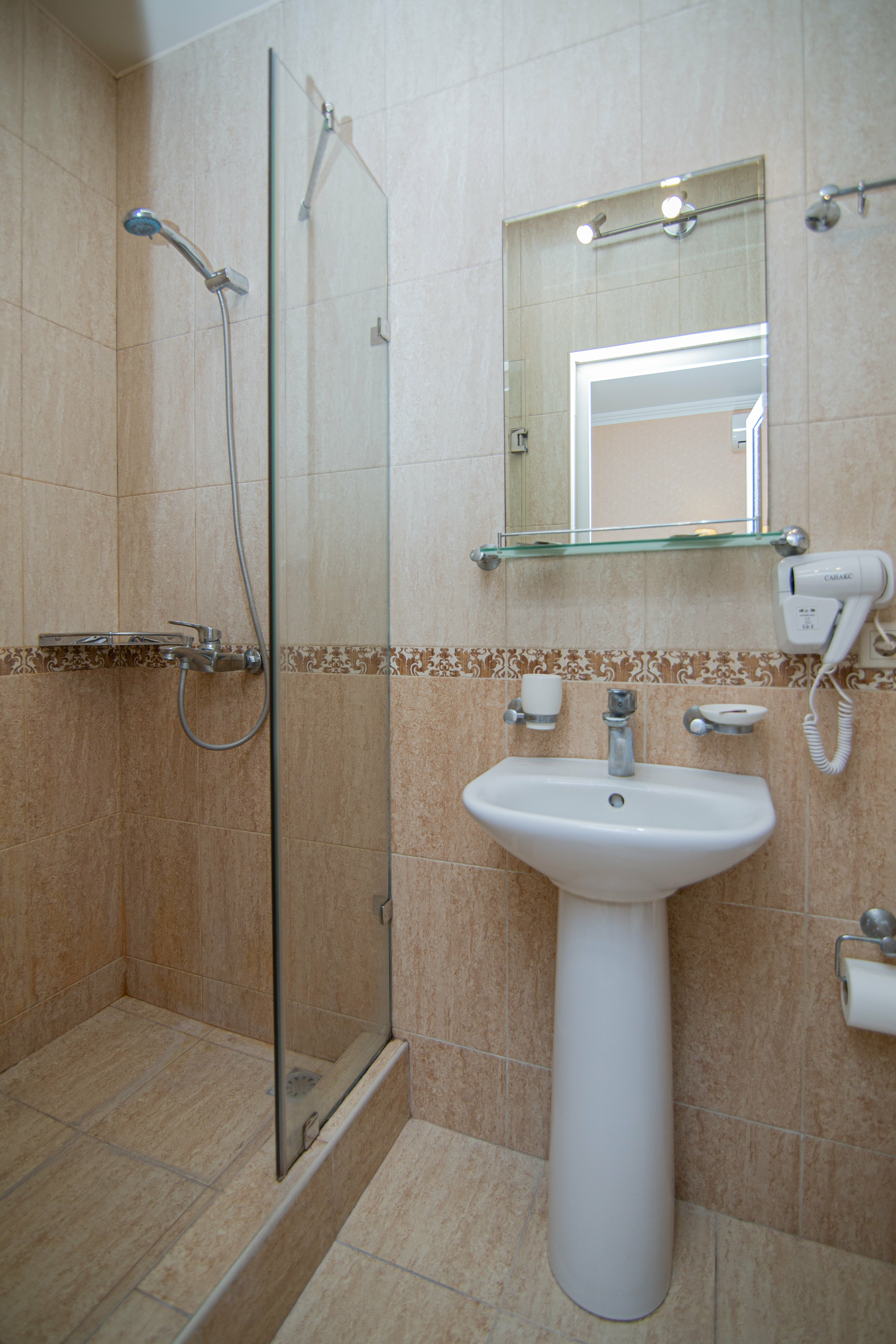 Двухместный номер с 1 кроватью или 2 отдельными кроватями и балконом