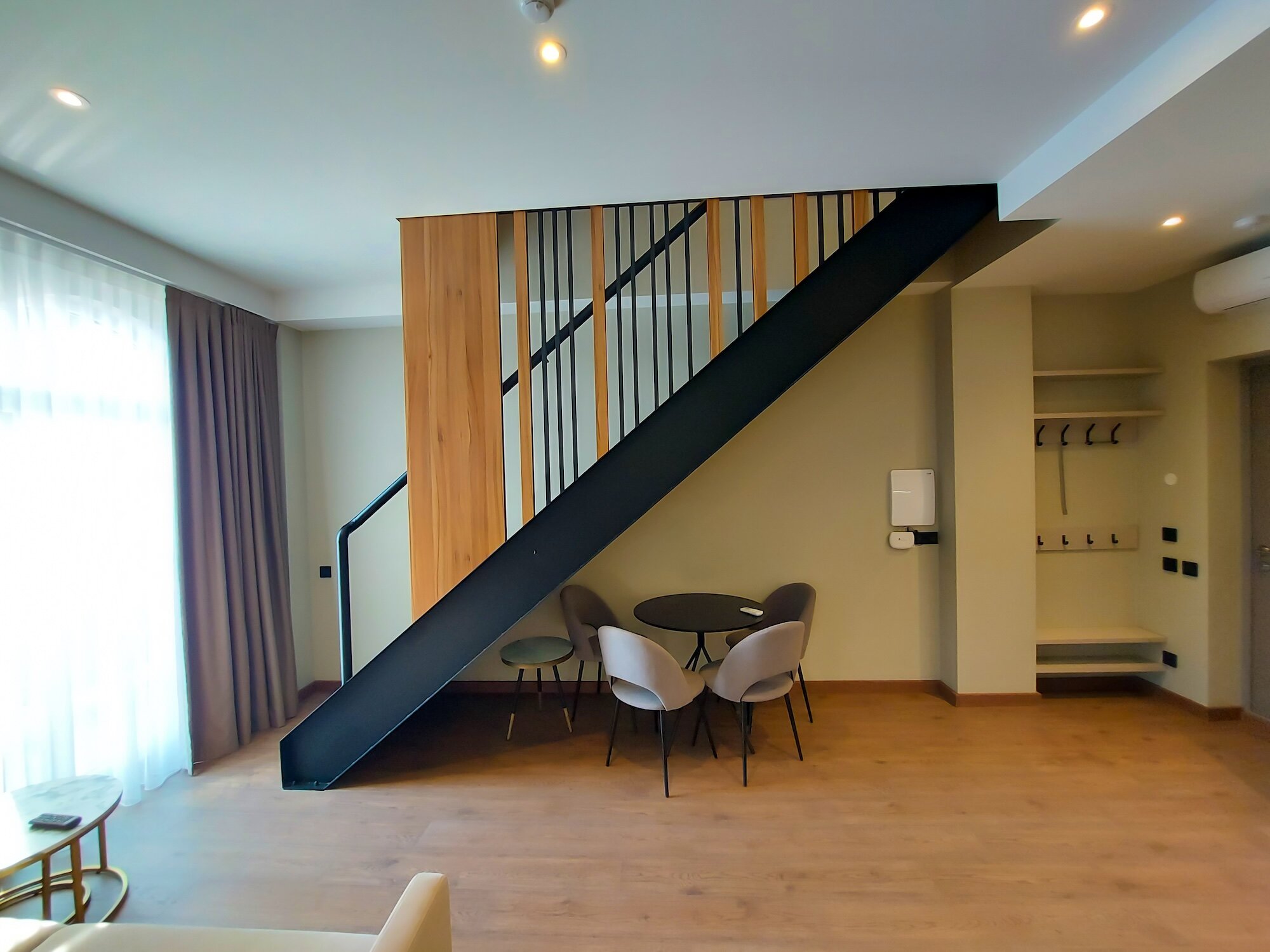 Двухуровневые апартаменты