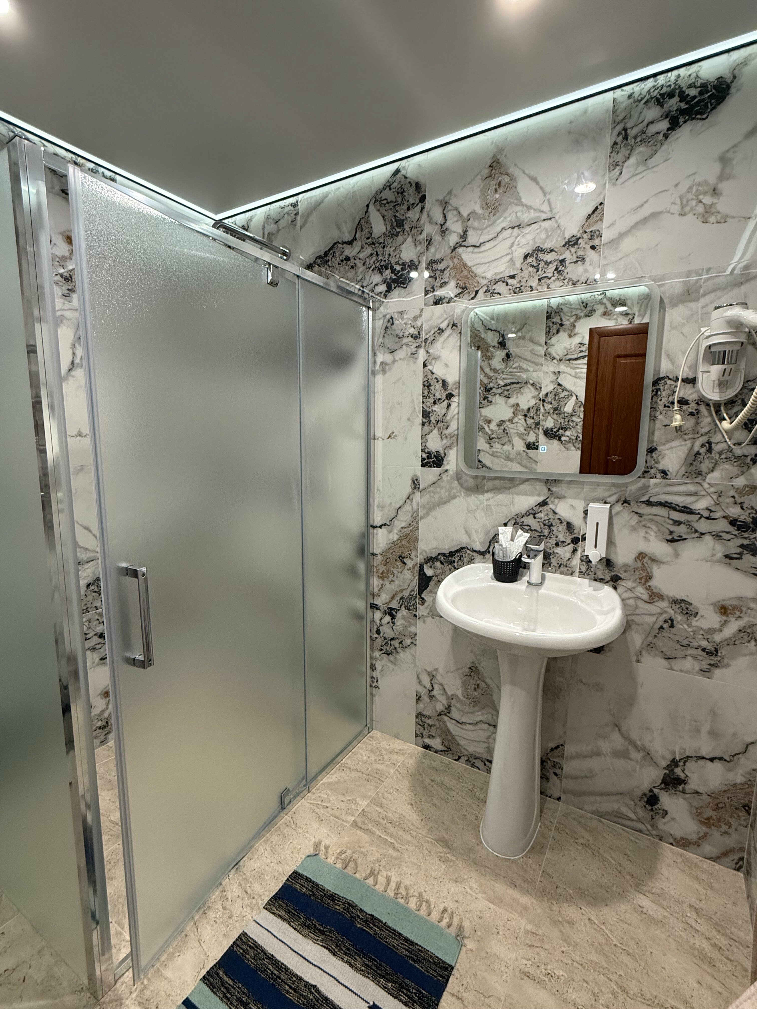 Люкс с кроватью размера «queen-size»