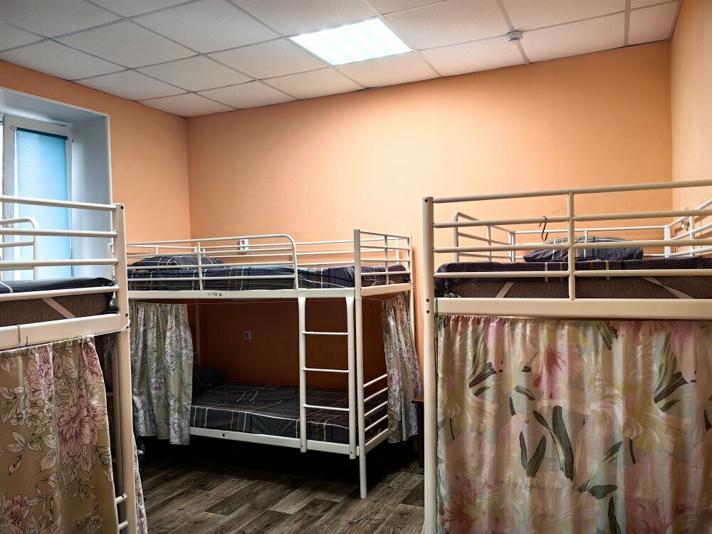 Кровать в общем 6-местном номере