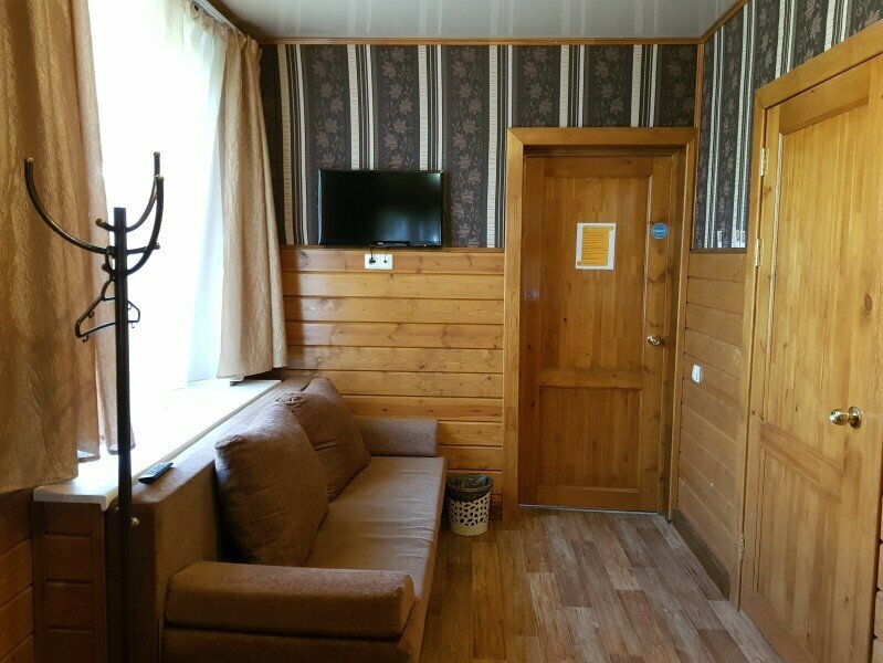 Семейный номер с общей ванной комнатой