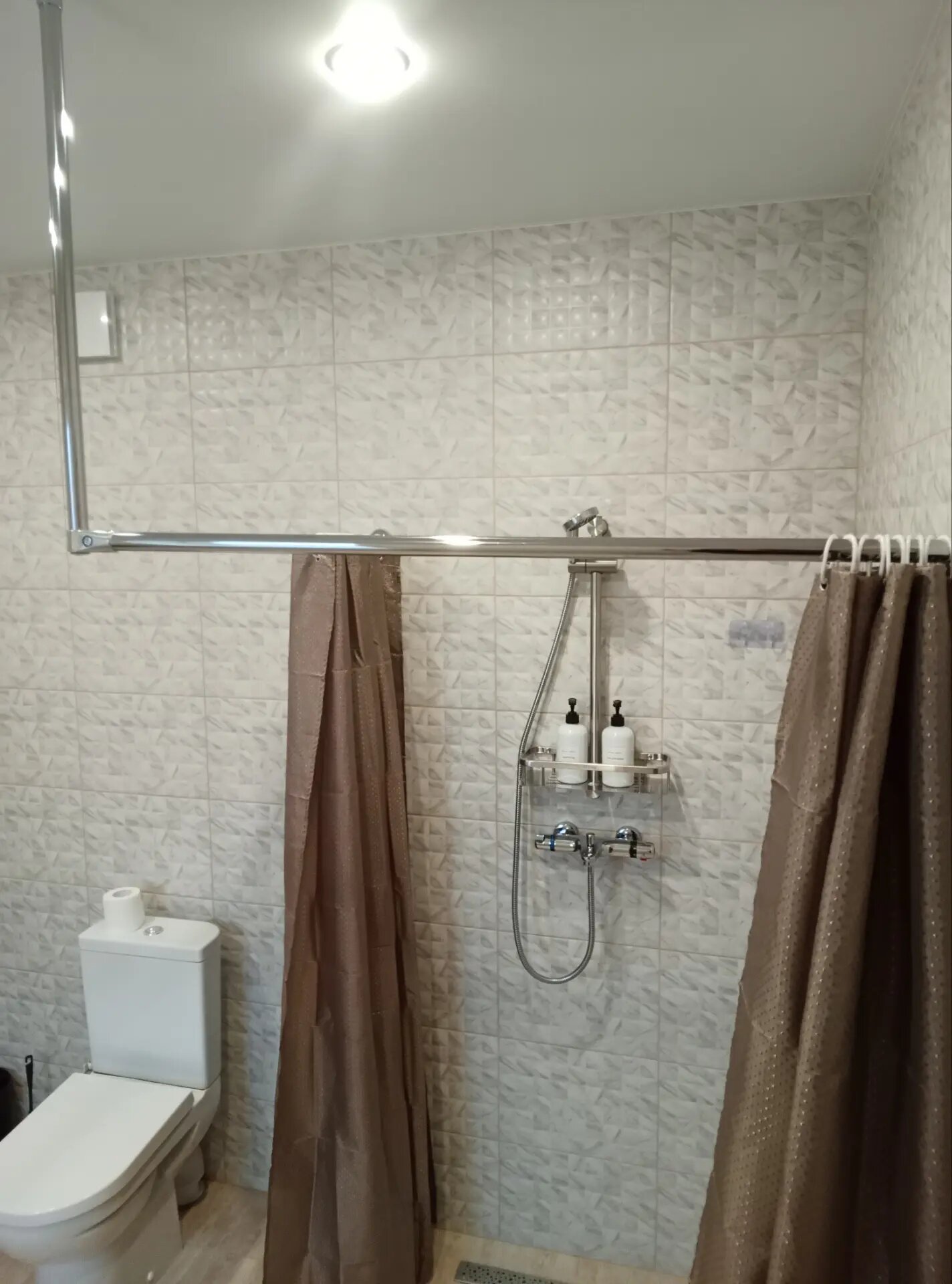 Кровать в общем 2-местном номере для мужчин и женщин