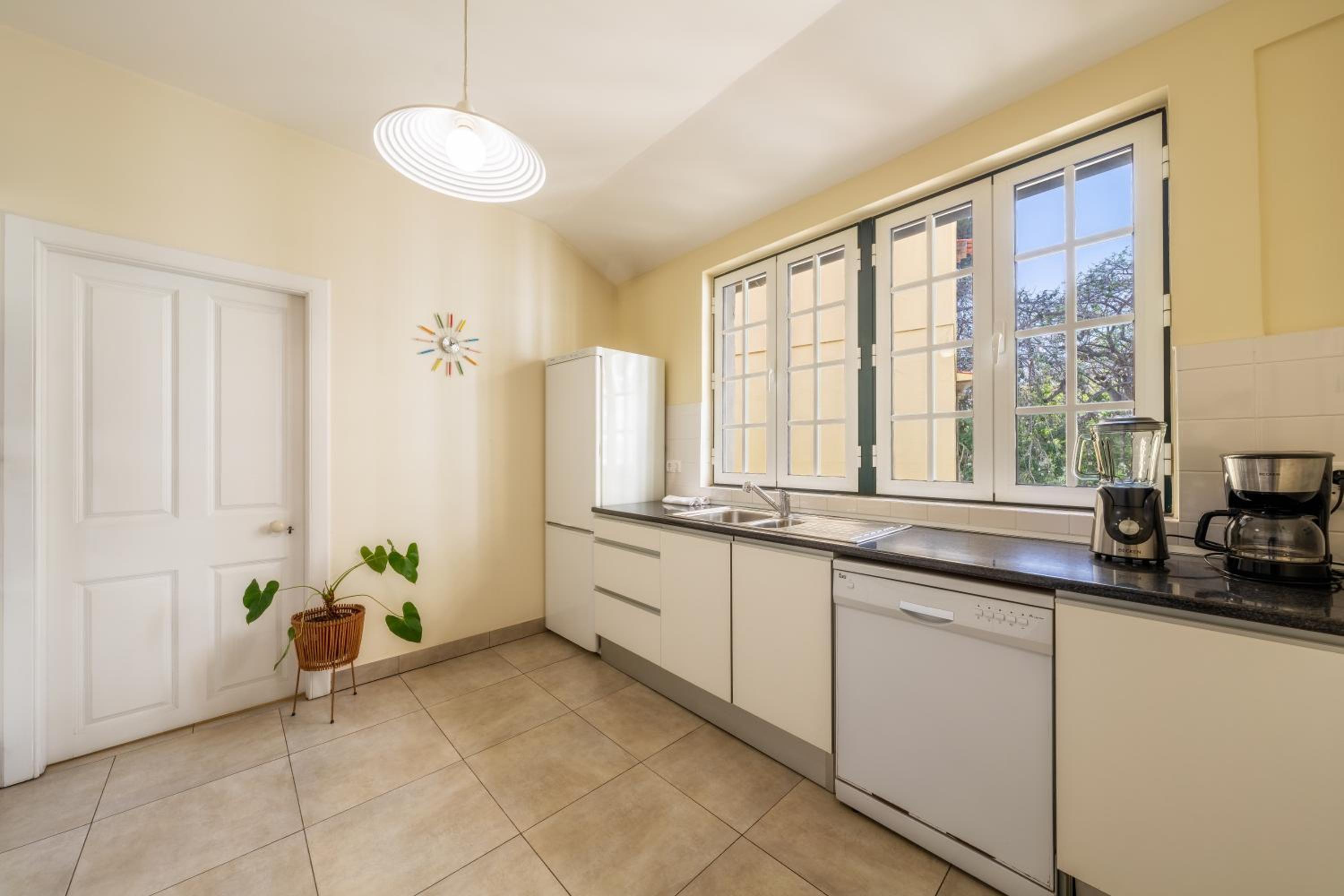 Two-Bedroom Apartment (6 Adults)