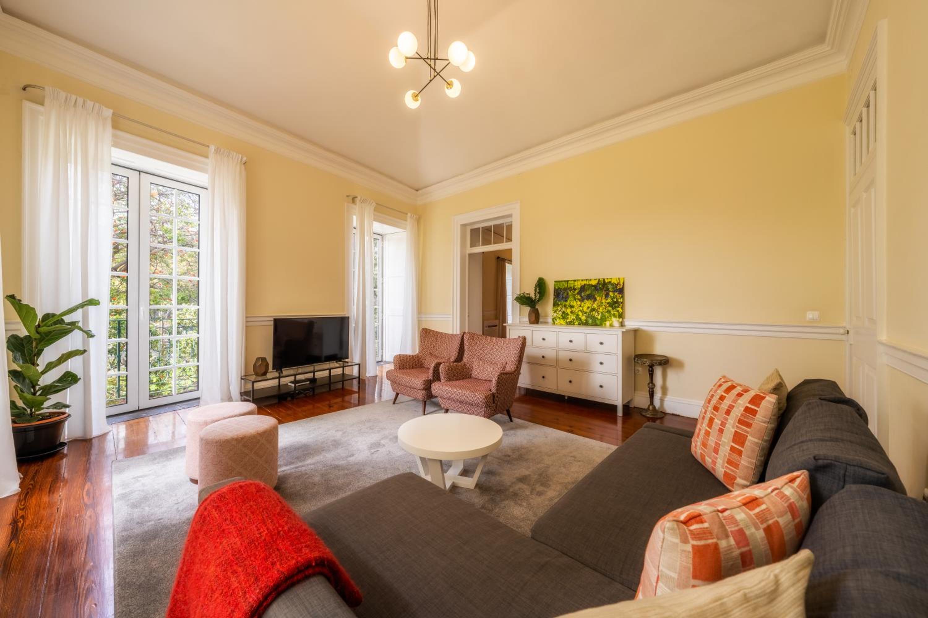 Two-Bedroom Apartment (6 Adults)