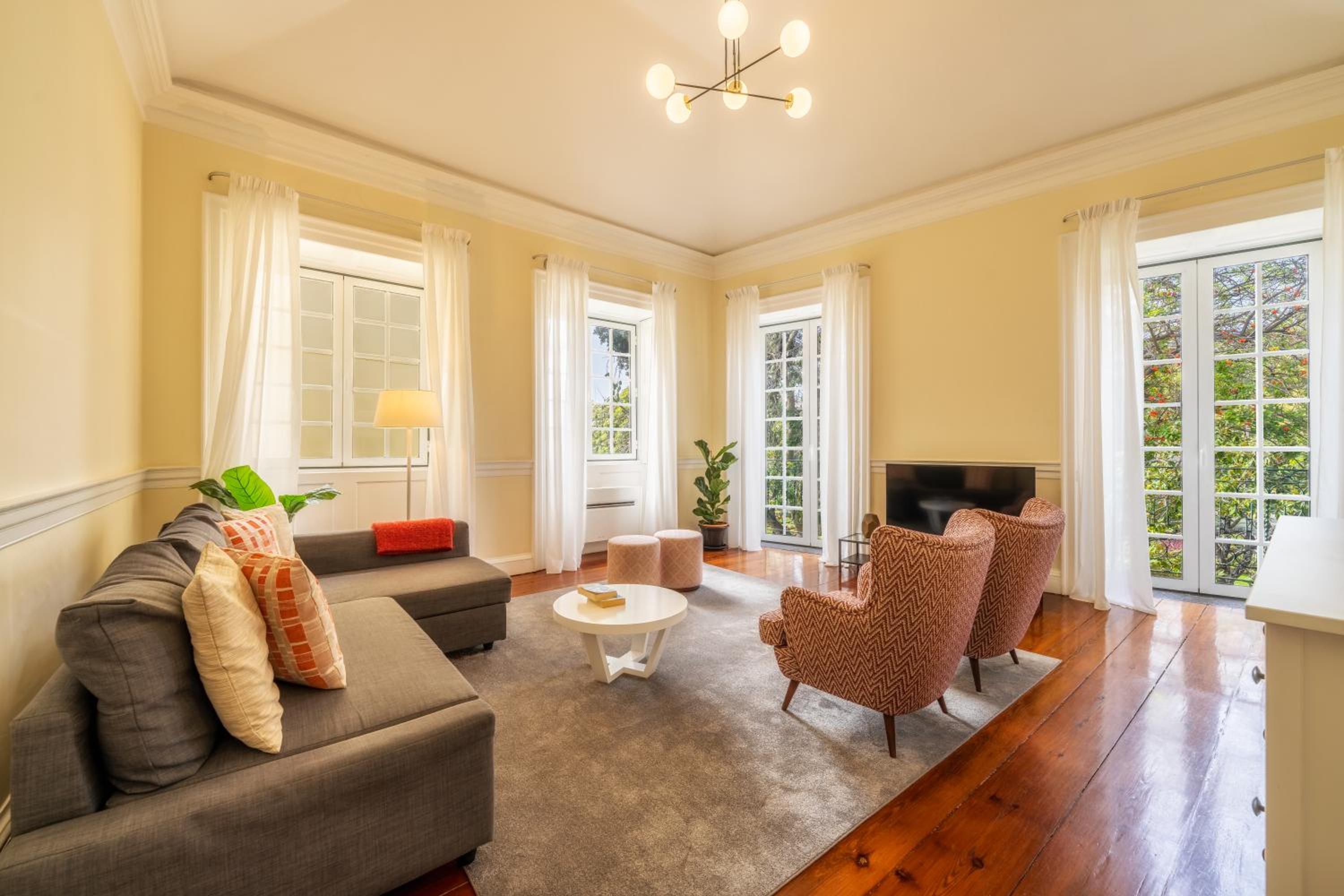 Two-Bedroom Apartment (6 Adults)