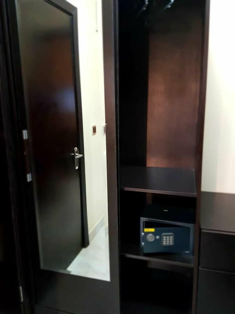 Standard Single Room, 1 Queen Bed, Refrigerator