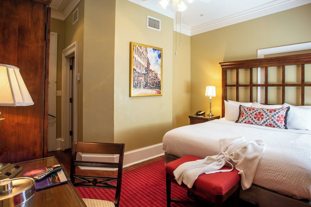 Classic Room, 1 King Bed